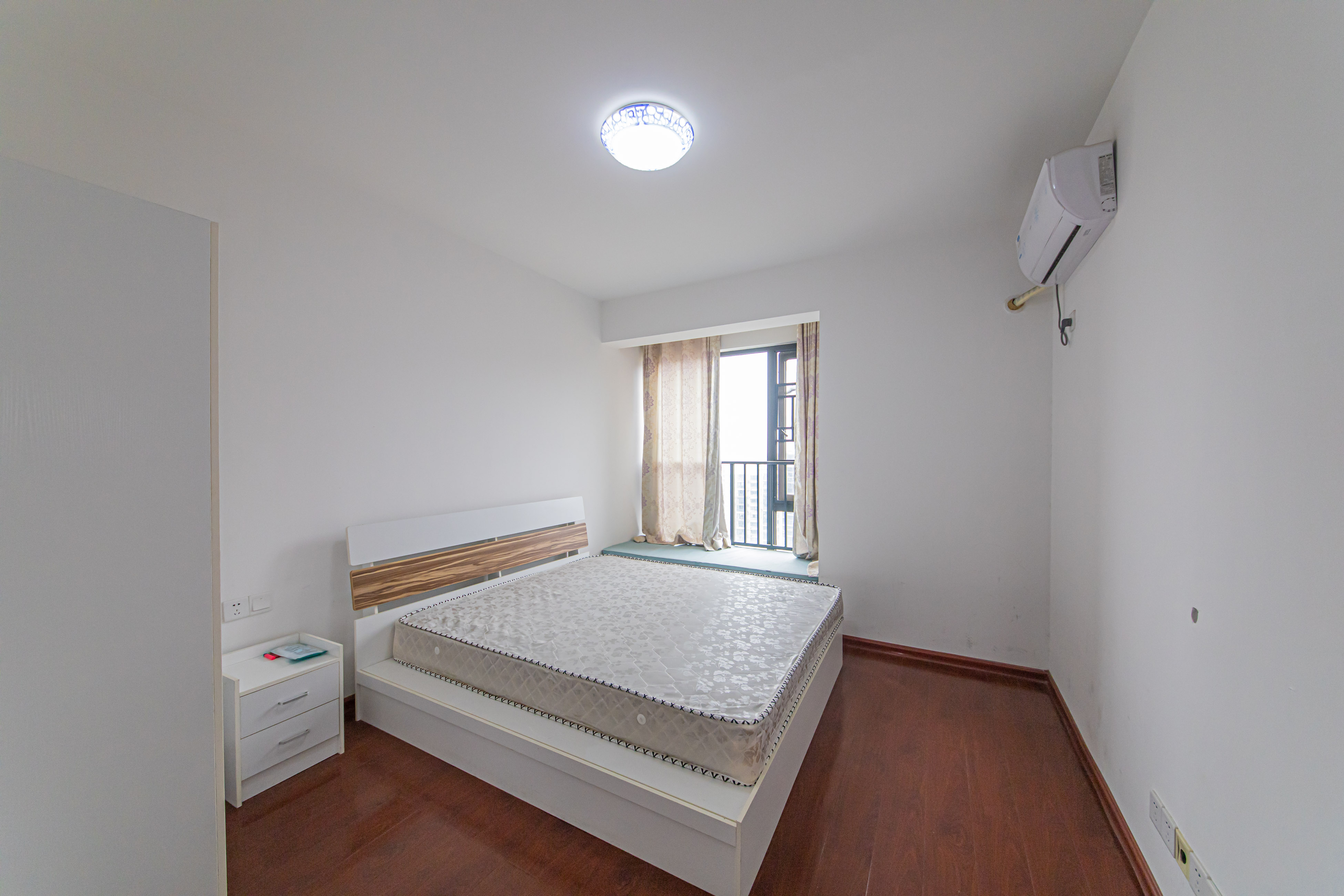 湘江雅颂居  2室2厅1卫    92.8万卧室