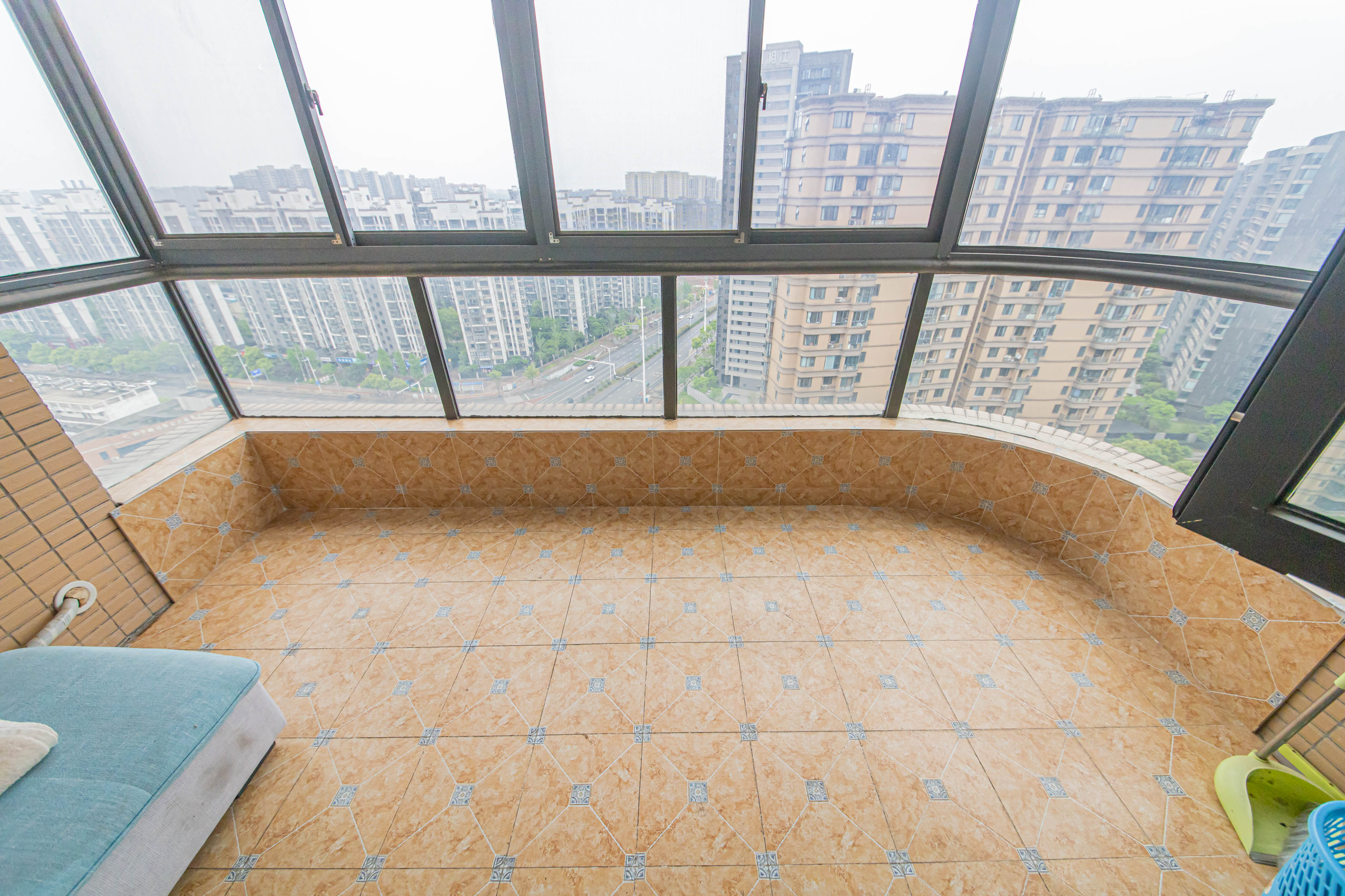 湘江雅颂居  2室2厅1卫    92.8万阳台