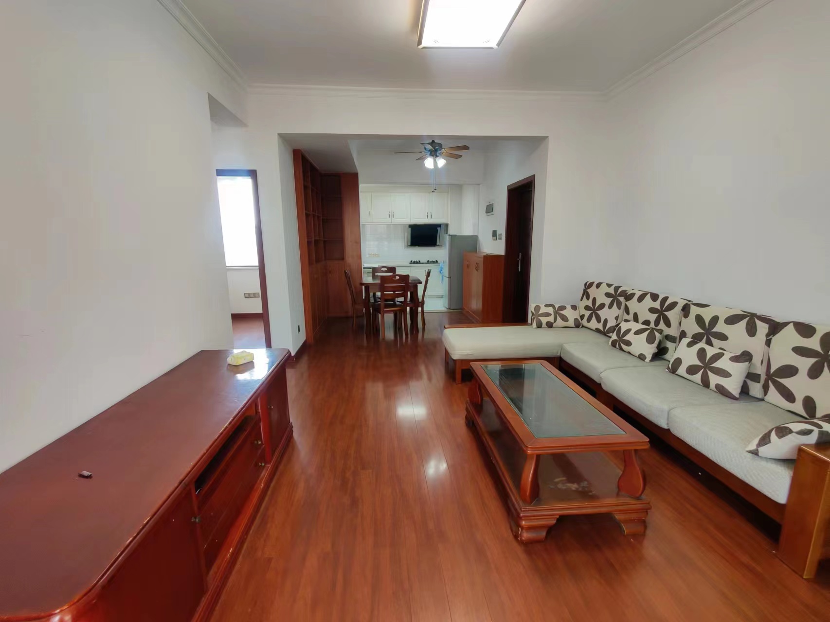 金轮翡翠名园 3室2厅1卫 72.0万 金轮翡翠名园 3室2厅1卫 72.0万室内图