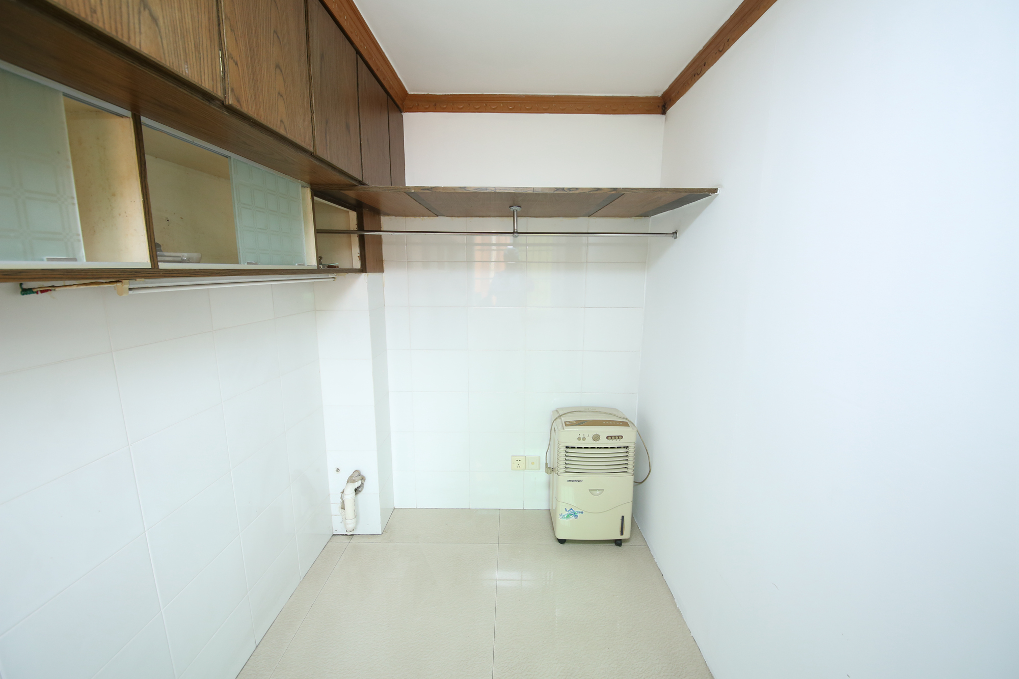 民基大厦  4室2厅2卫   126.00万卧室