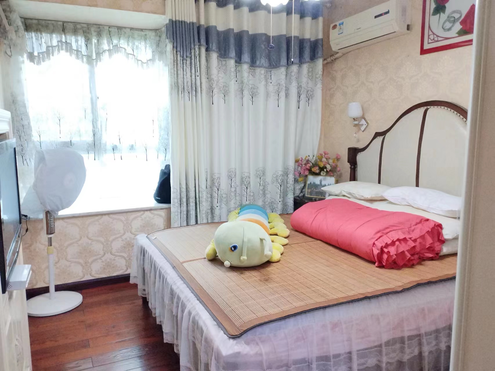 印象华都  4室2厅2卫   150.00万 印象华都  4室2厅2卫   150.00万室内图