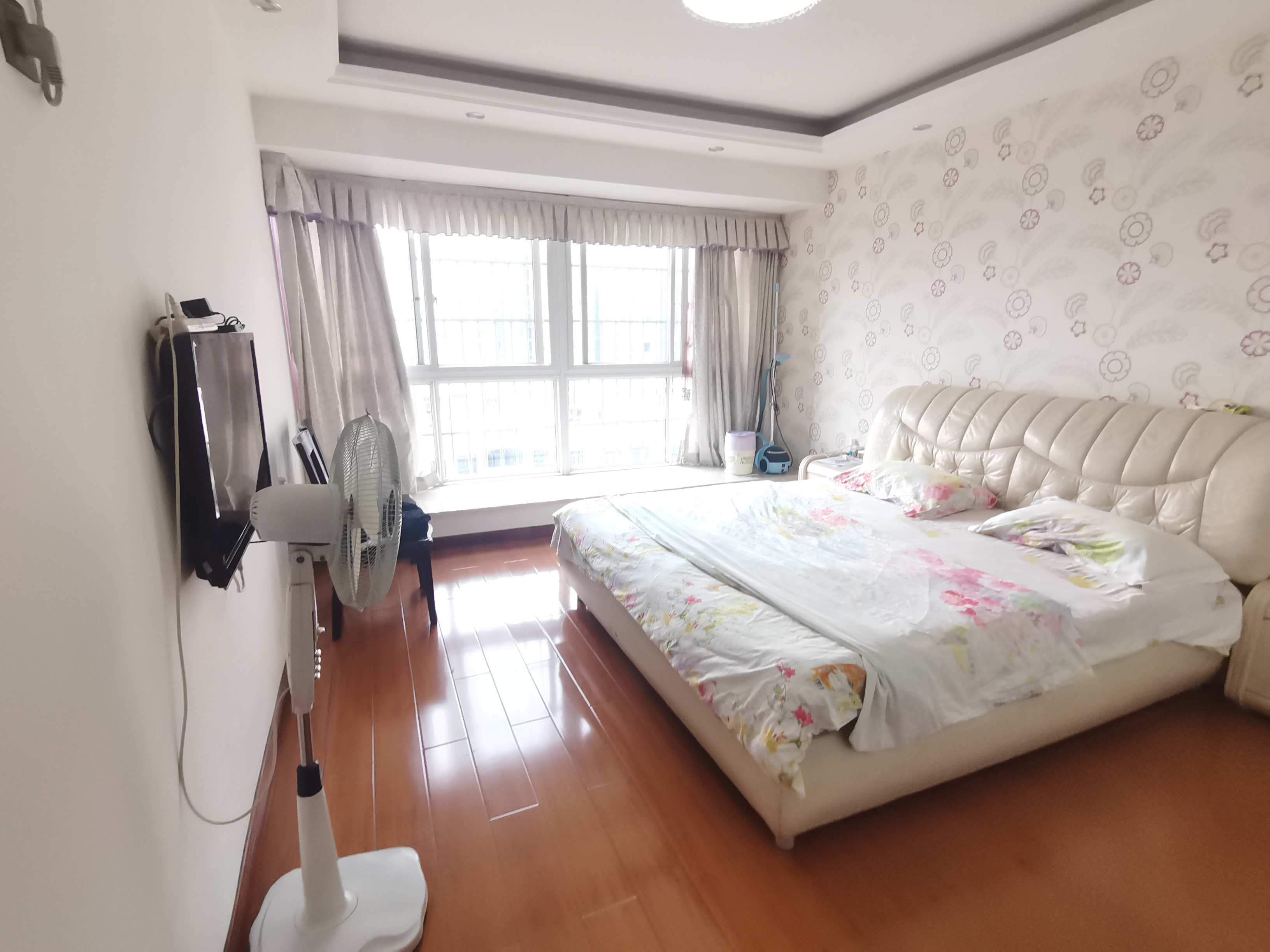 印象华都 4室2厅2卫 66.00万 印象华都 4室2厅2卫 66.00万室内图