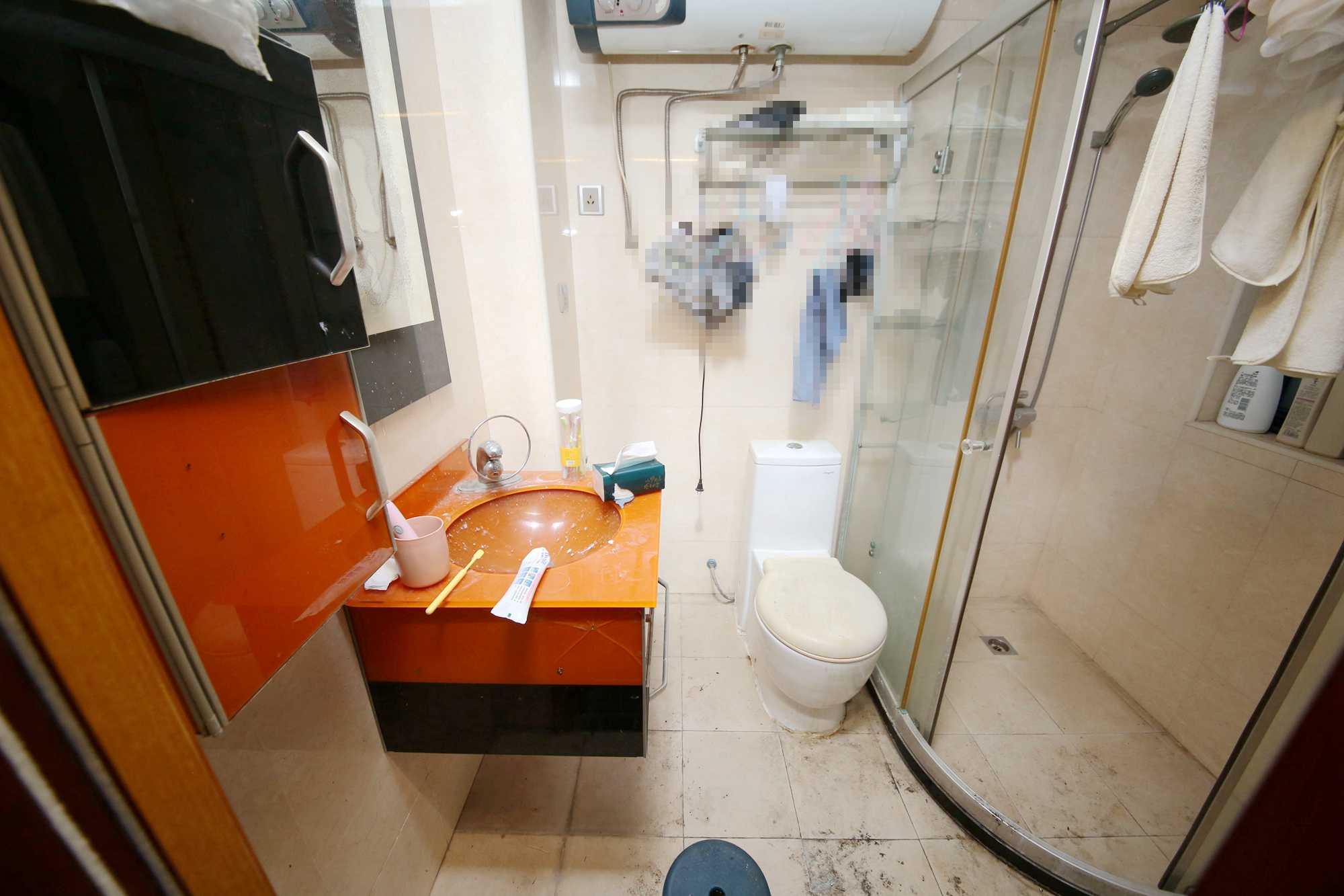 浏阳河畔家园  3室2厅2卫    108.0万卫生间