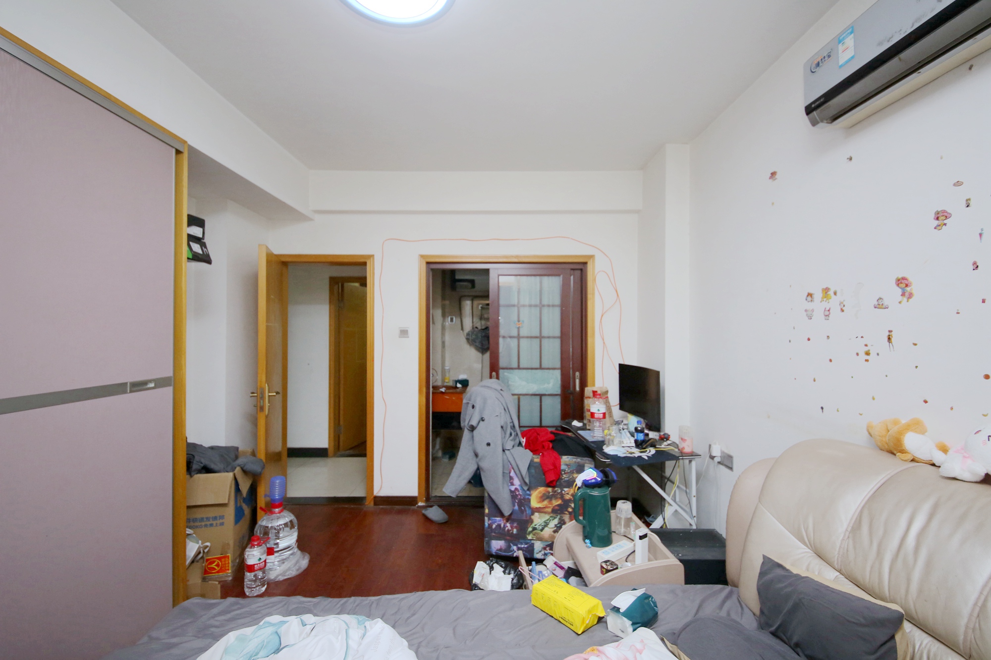 浏阳河畔家园  3室2厅2卫    108.0万卧室