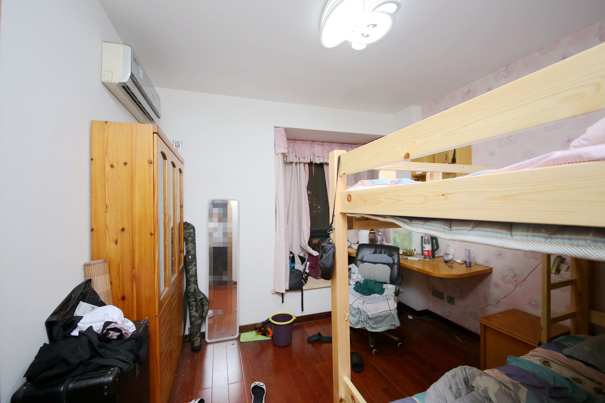 浏阳河畔家园  3室2厅2卫    108.0万卧室