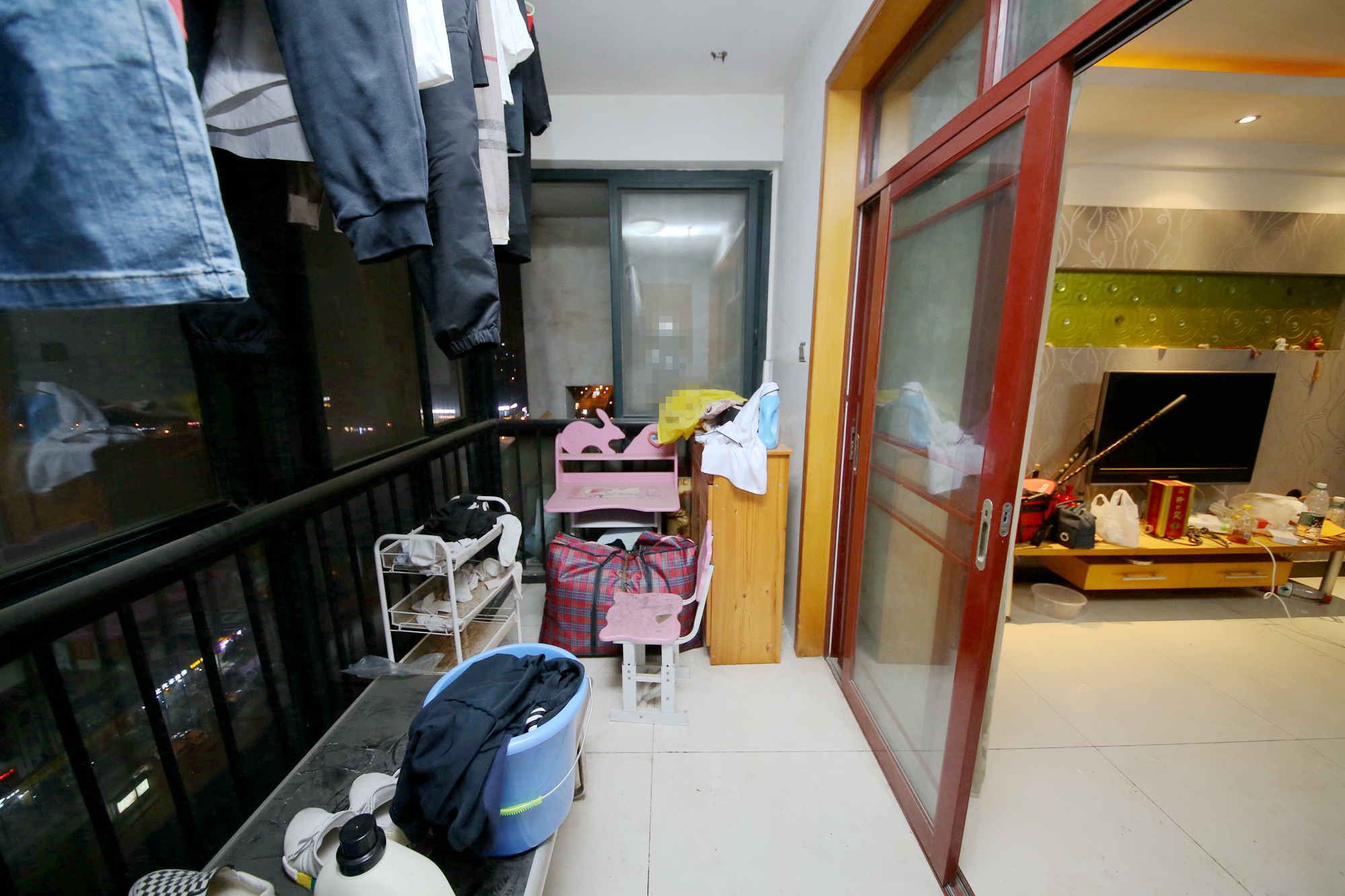 浏阳河畔家园  3室2厅2卫    108.0万阳台