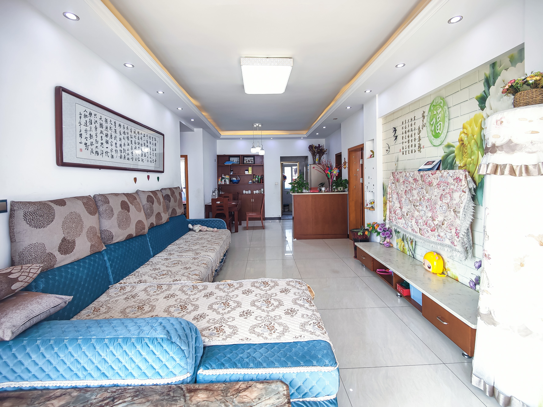 华业新城之都(星城之家) 3室2厅2卫 51.80万 华业新城之都(星城之家) 3室2厅2卫 51.80万客厅