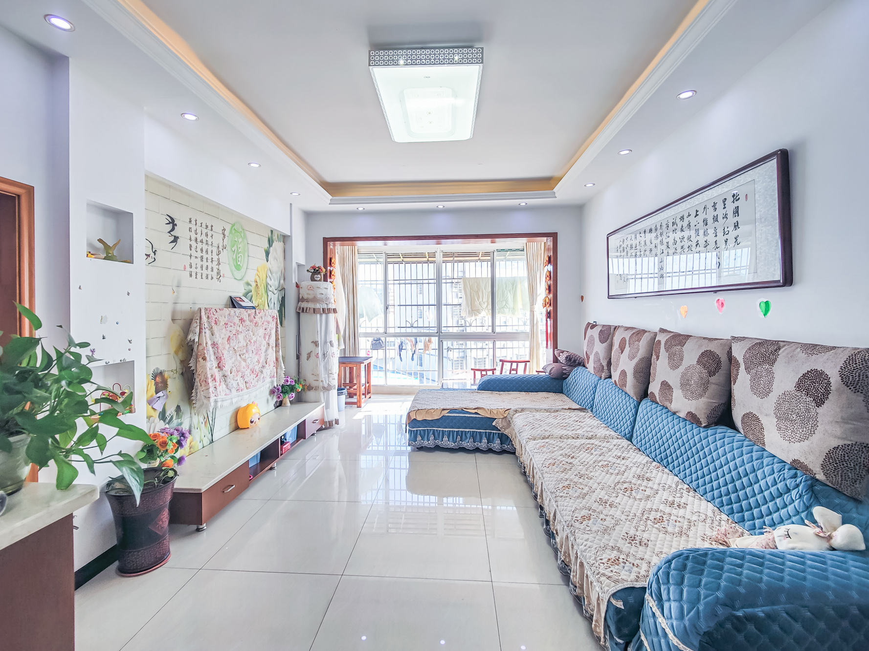 华业新城之都(星城之家) 3室2厅2卫 51.80万 华业新城之都(星城之家) 3室2厅2卫 51.80万客厅