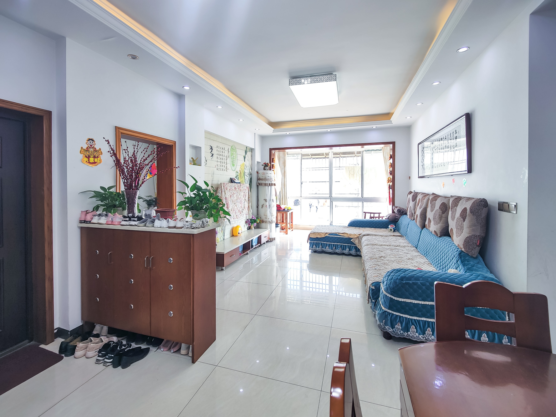 华业新城之都(星城之家) 3室2厅2卫 51.80万 华业新城之都(星城之家) 3室2厅2卫 51.80万客厅