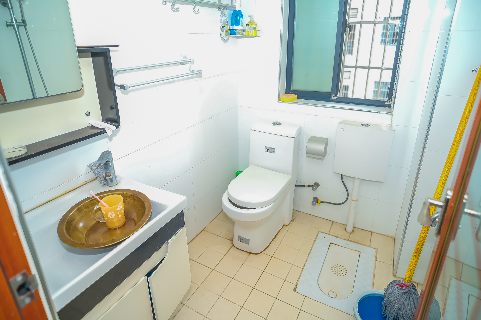 花样年华  3室2厅1卫   68.80万 花样年华  3室2厅1卫   68.80万卫生间