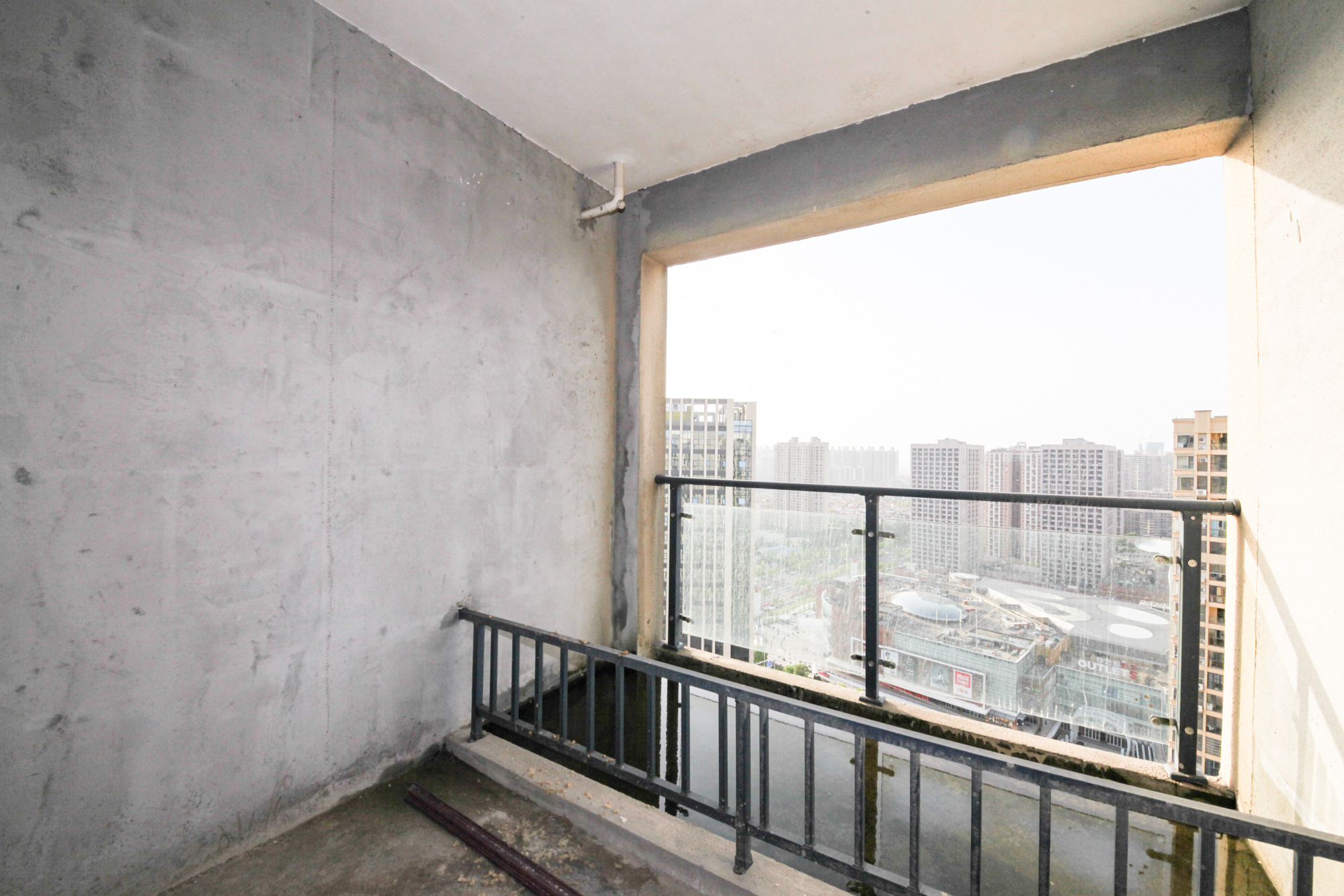 明发国际城  3室2厅2卫   99.30万阳台