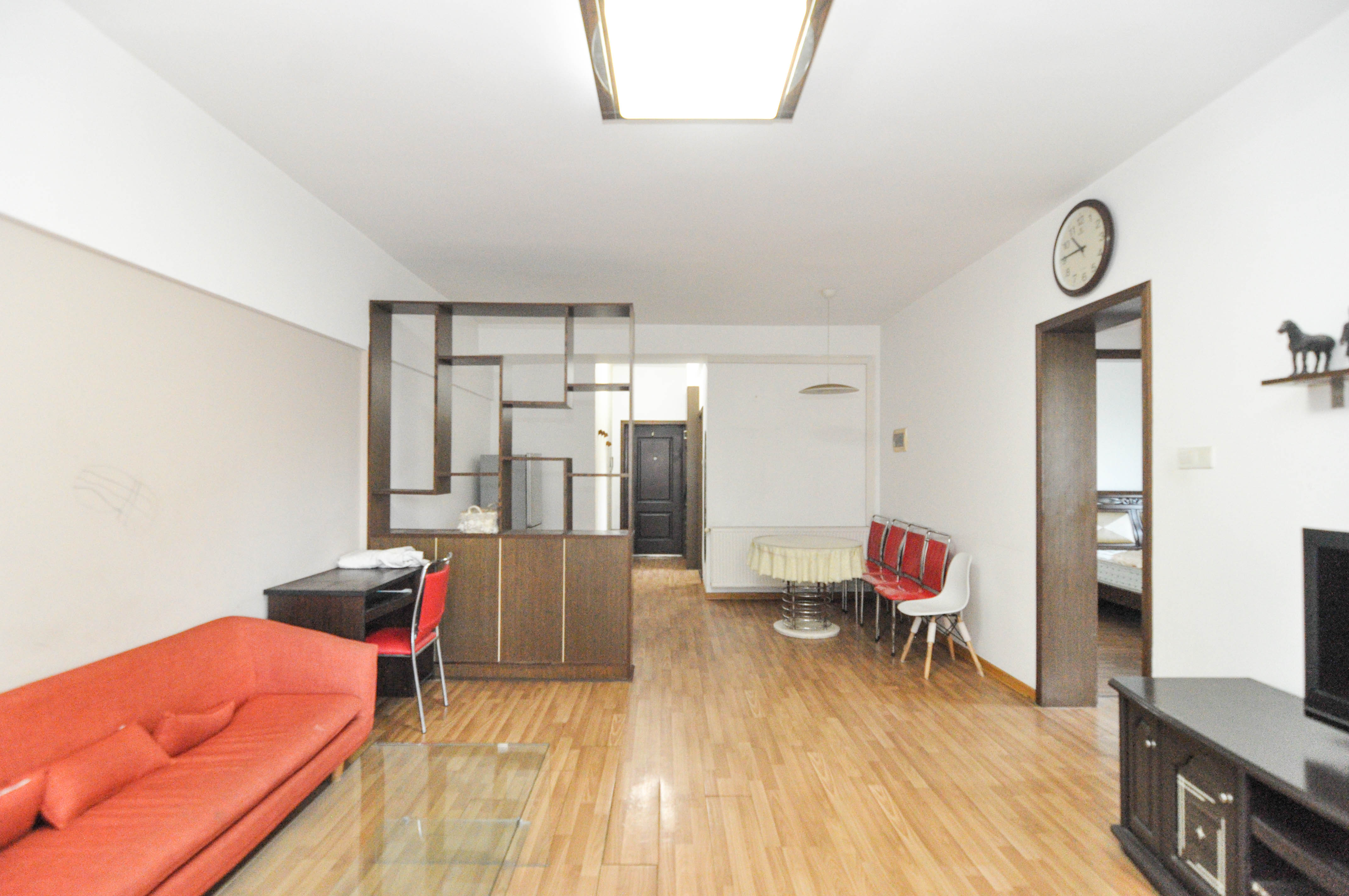 麓谷雅园 2室2厅1卫 62.00万 麓谷雅园 2室2厅1卫 62.00万客厅