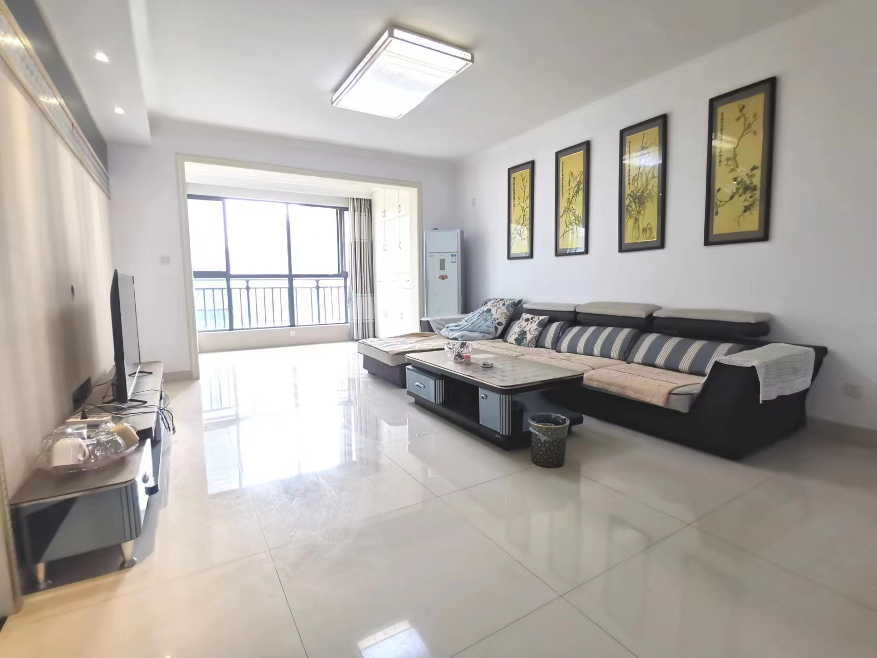 山水文园 3室2厅2卫 78.0万 山水文园 3室2厅2卫 78.0万室内图