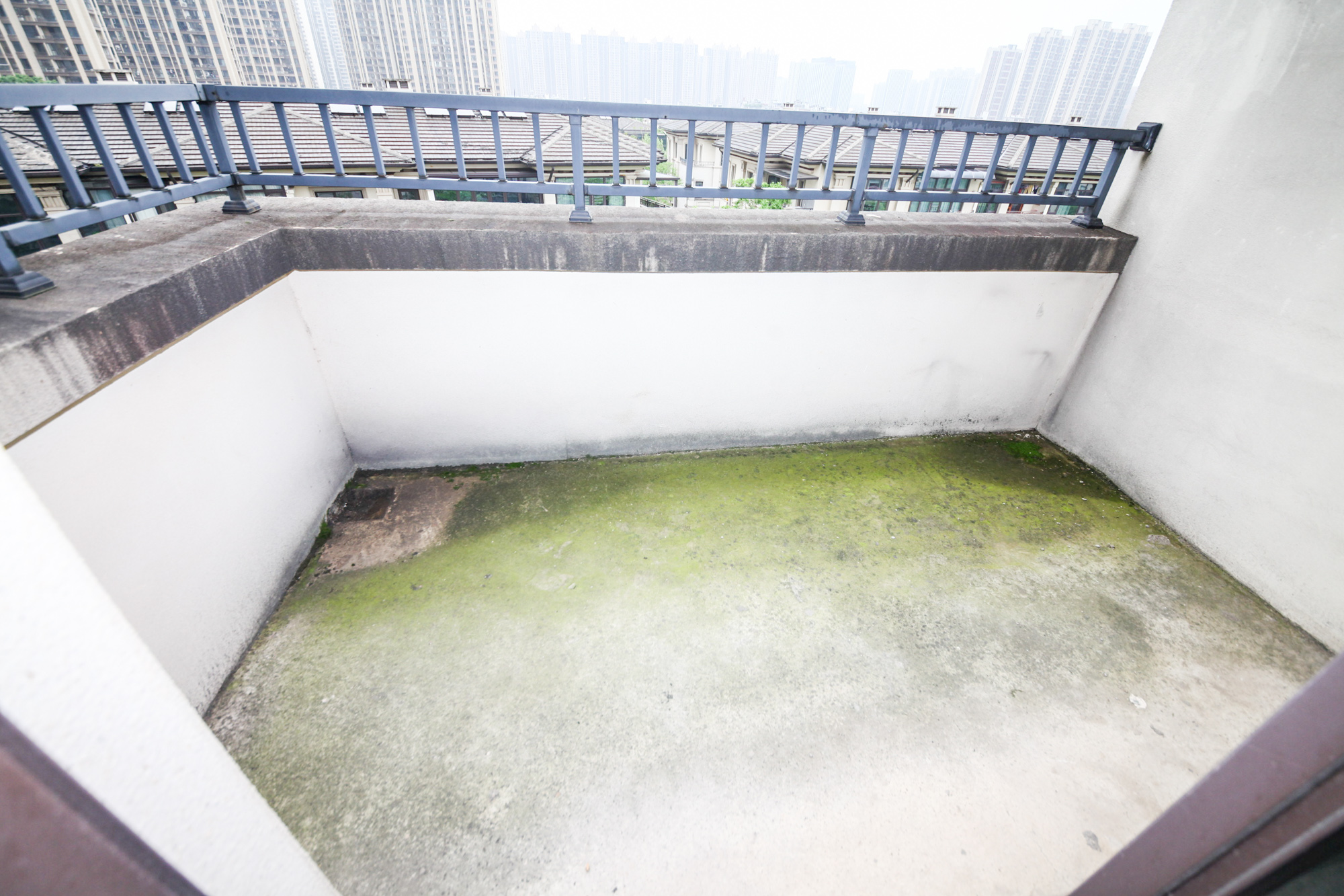 龙湖湘风原著（龙湖湘风星城）  5室4厅4卫   400.00万阳台