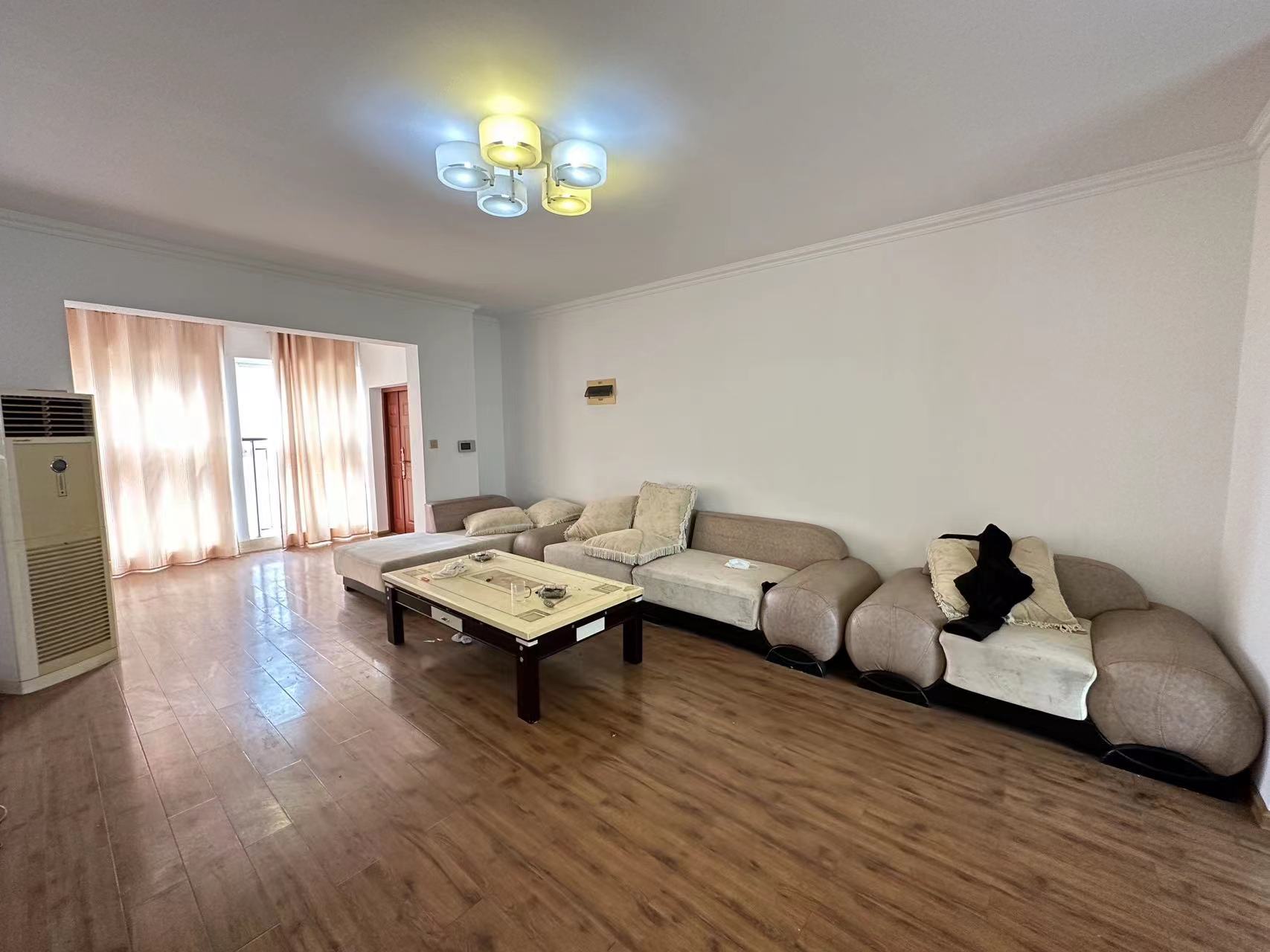 红盾雅园 4室2厅1卫 82.00万 红盾雅园 4室2厅1卫 82.00万室内图