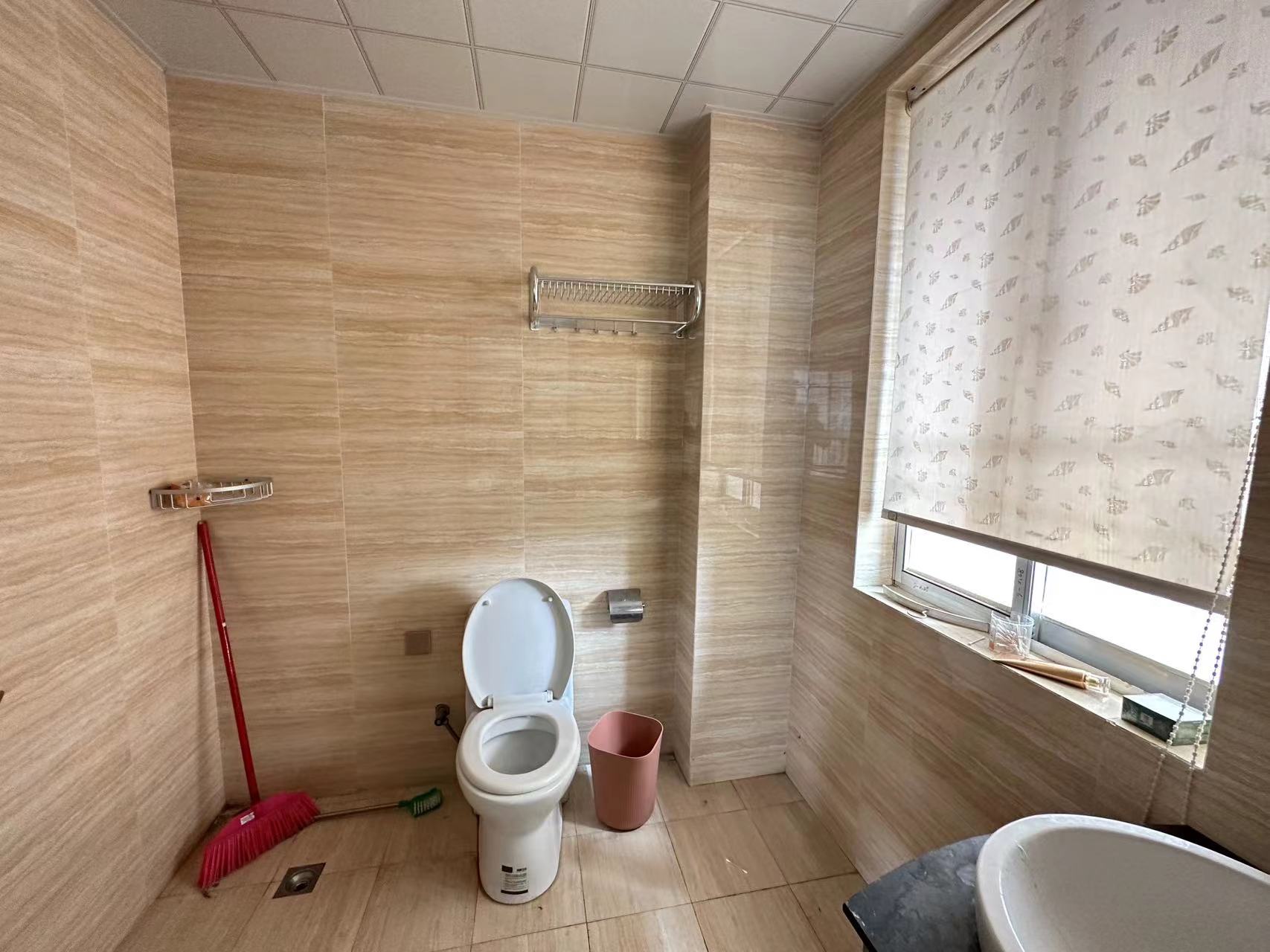 红盾雅园 4室2厅1卫 82.00万 红盾雅园 4室2厅1卫 82.00万室内图