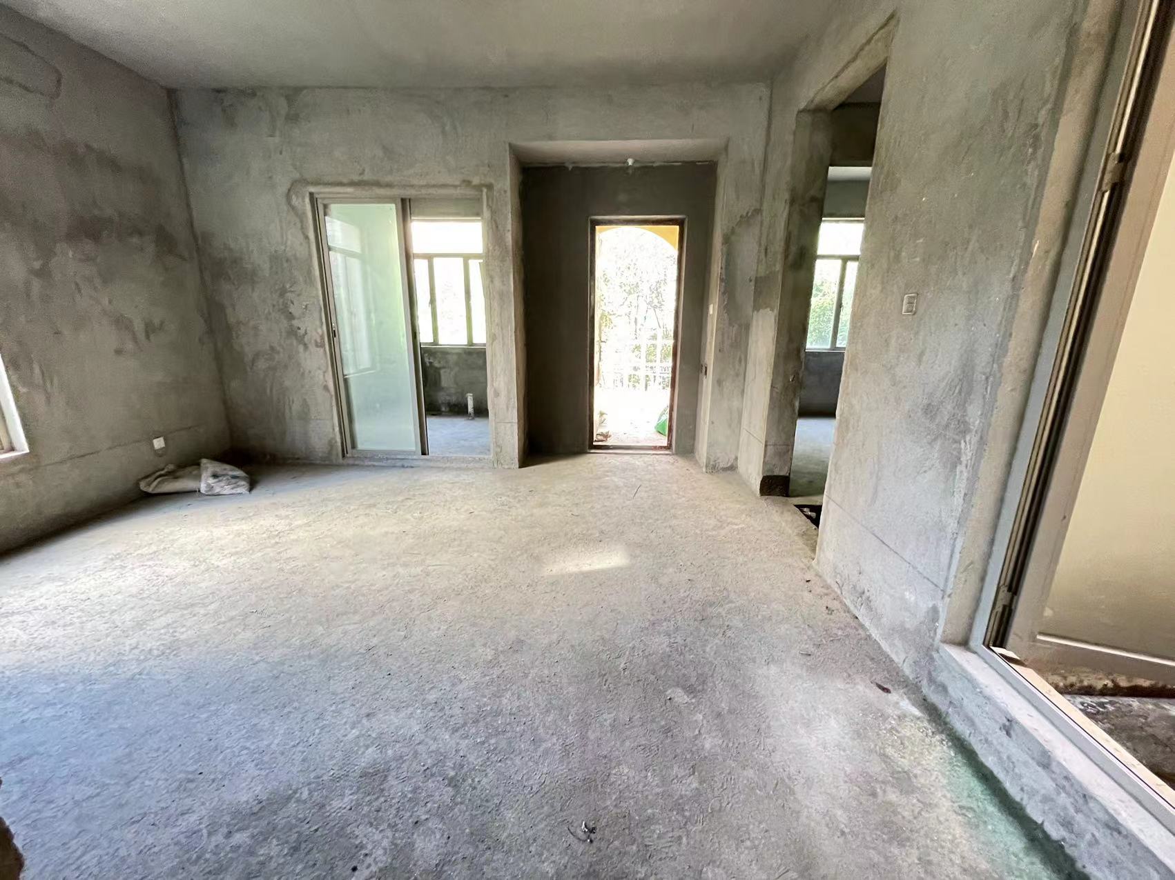 湖湘文化城(锦绣香江) 5室2厅3卫 200.00万 湖湘文化城(锦绣香江) 5室2厅3卫 200.00万室内图