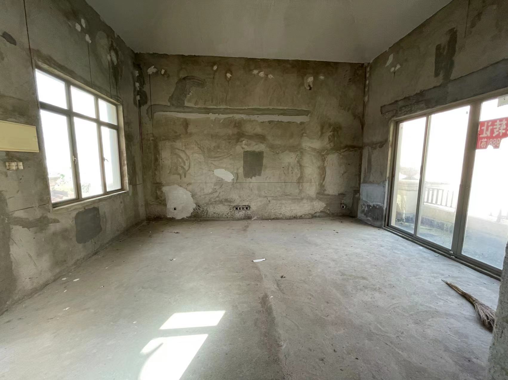 湖湘文化城(锦绣香江) 5室2厅3卫 200.00万 湖湘文化城(锦绣香江) 5室2厅3卫 200.00万室内图