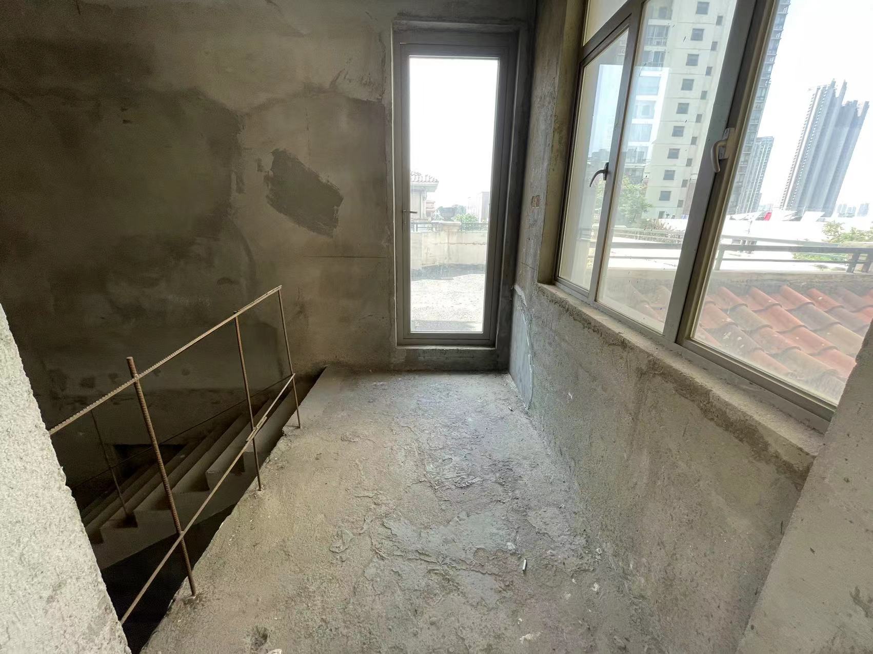 湖湘文化城(锦绣香江) 5室2厅3卫 200.00万 湖湘文化城(锦绣香江) 5室2厅3卫 200.00万室内图