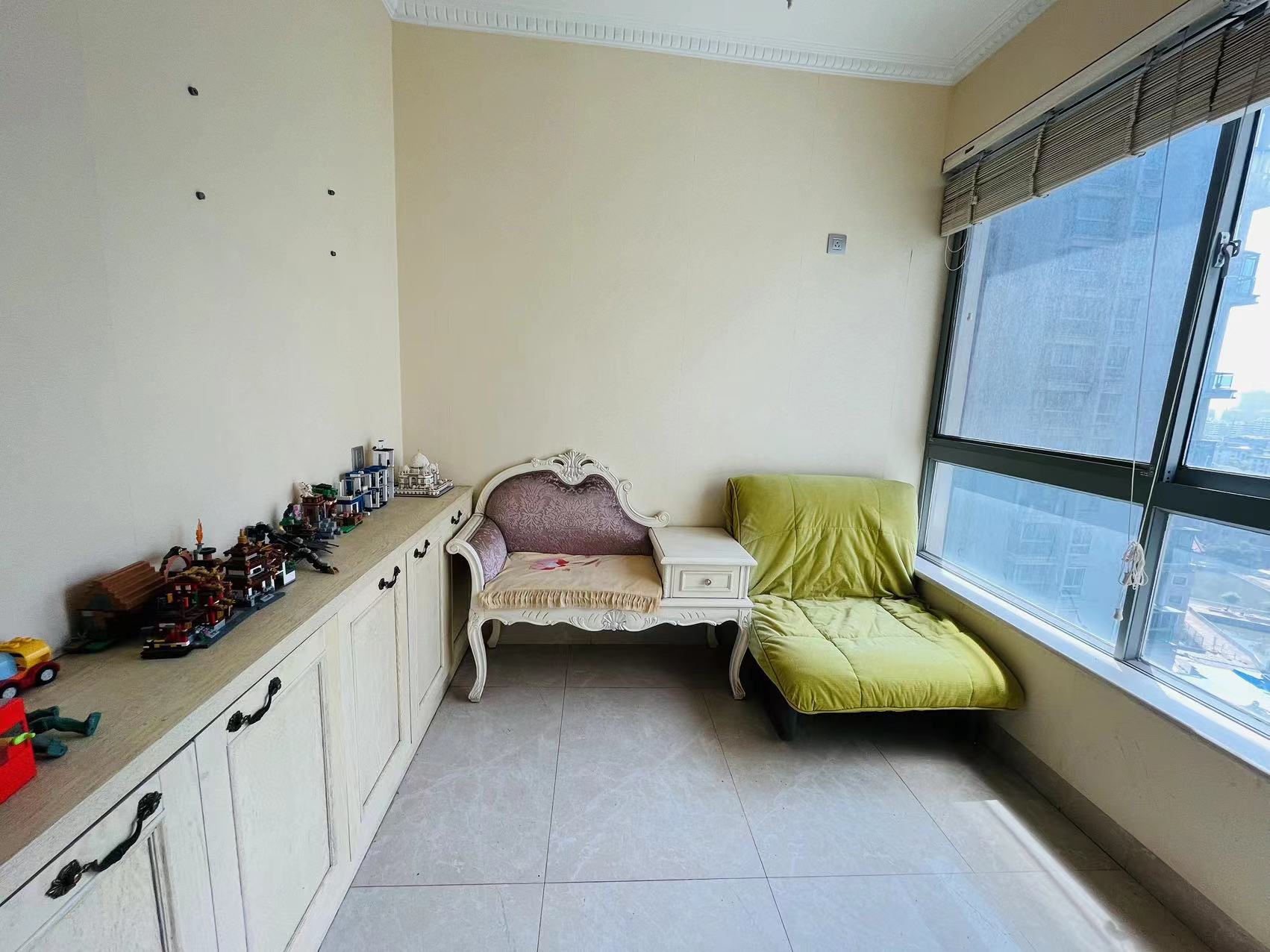 丽景滨江 4室2厅2卫 70.00万 丽景滨江 4室2厅2卫 70.00万室内图