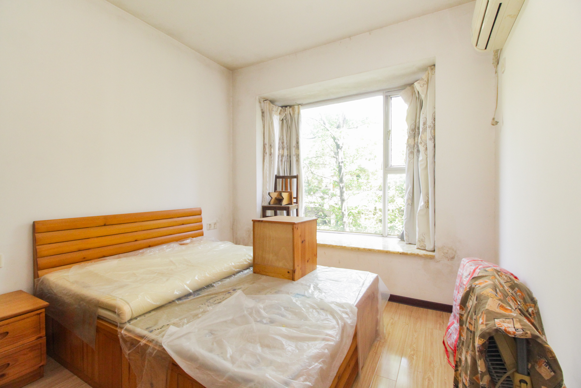 中建桂苑  3室2厅2卫   103.00万卧室
