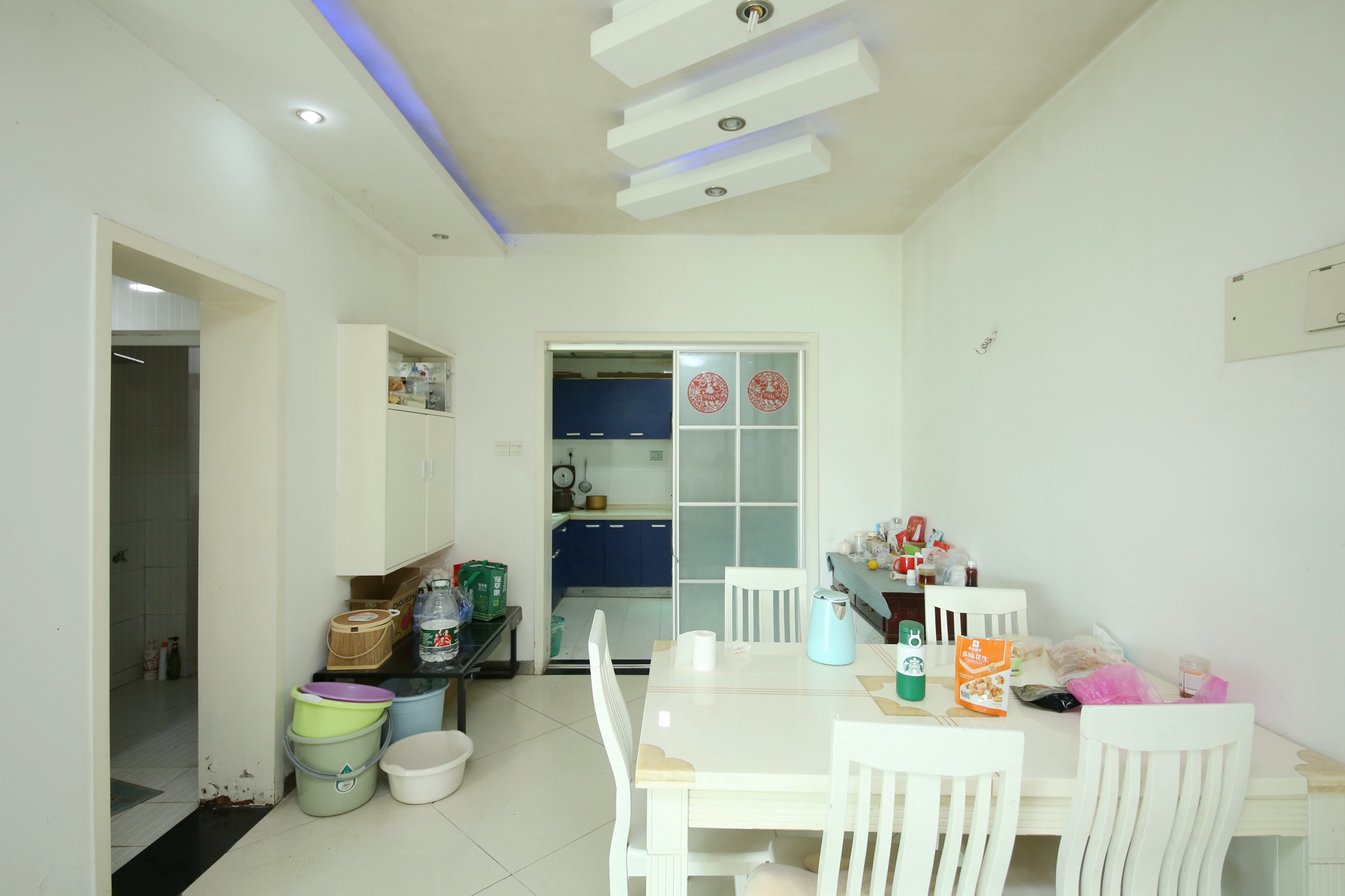 龙柏小区  4室2厅1卫    139.8万客厅