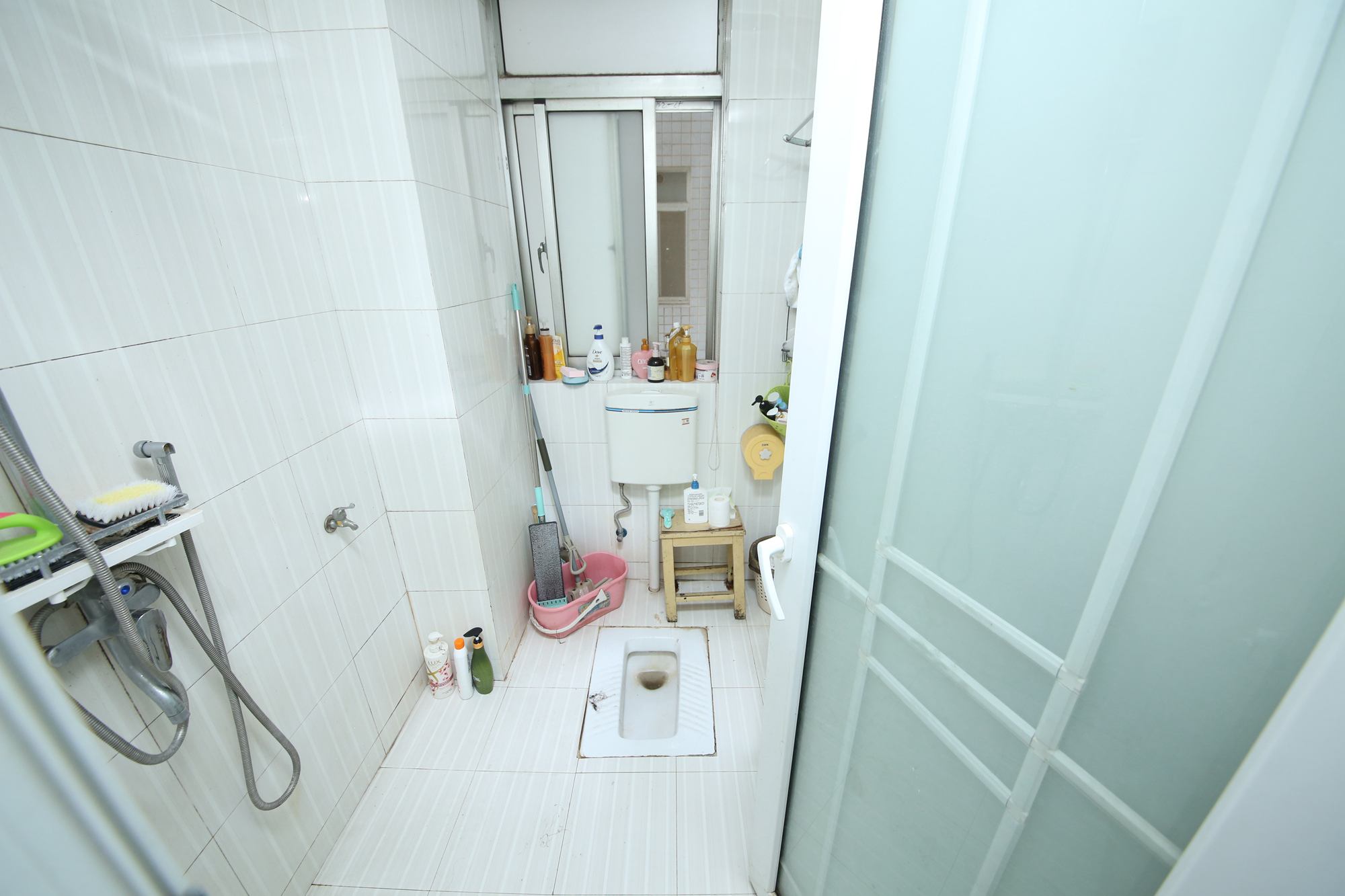 龙柏小区  4室2厅1卫    139.8万卫生间