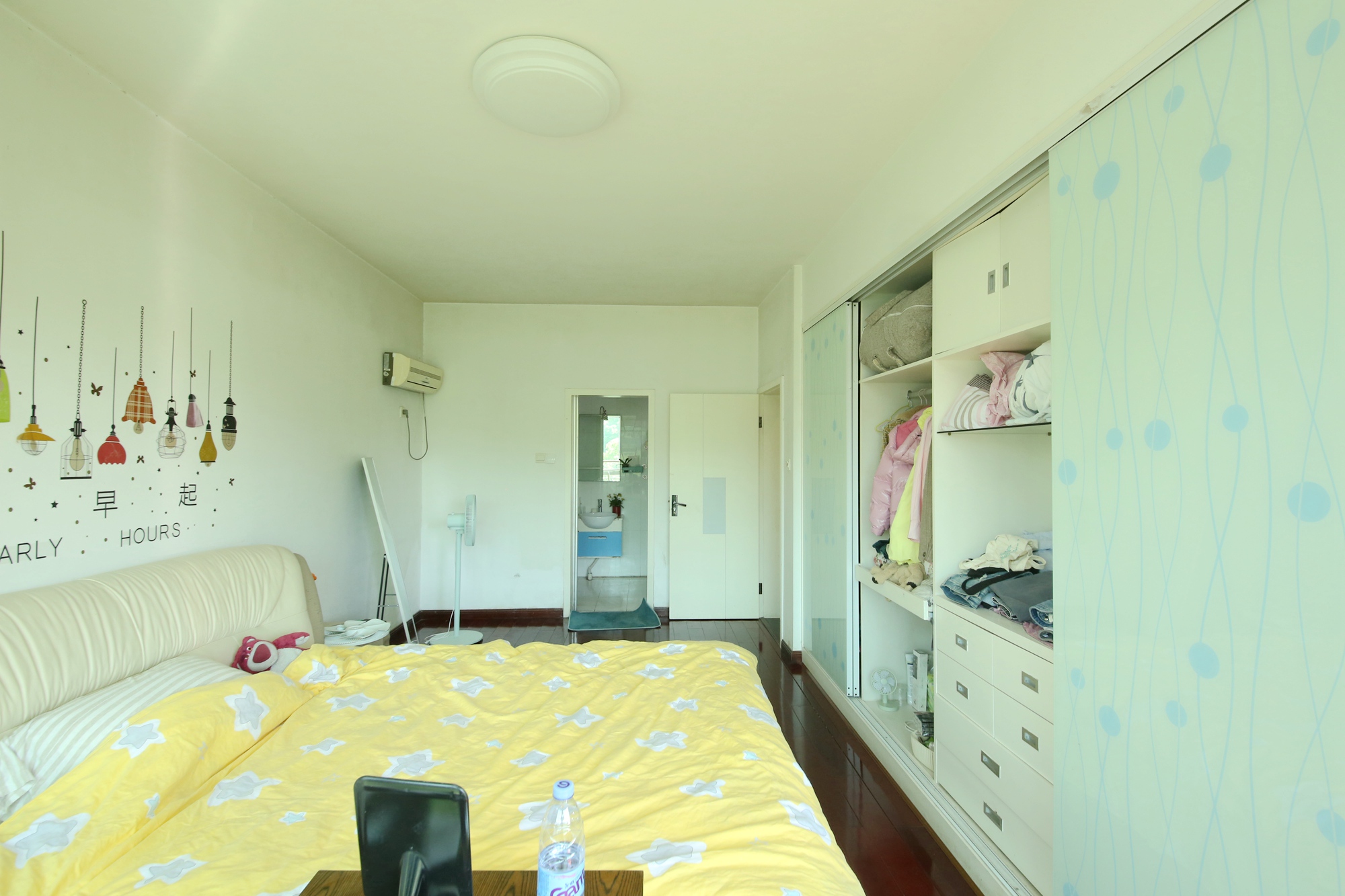 龙柏小区  4室2厅1卫    139.8万卧室