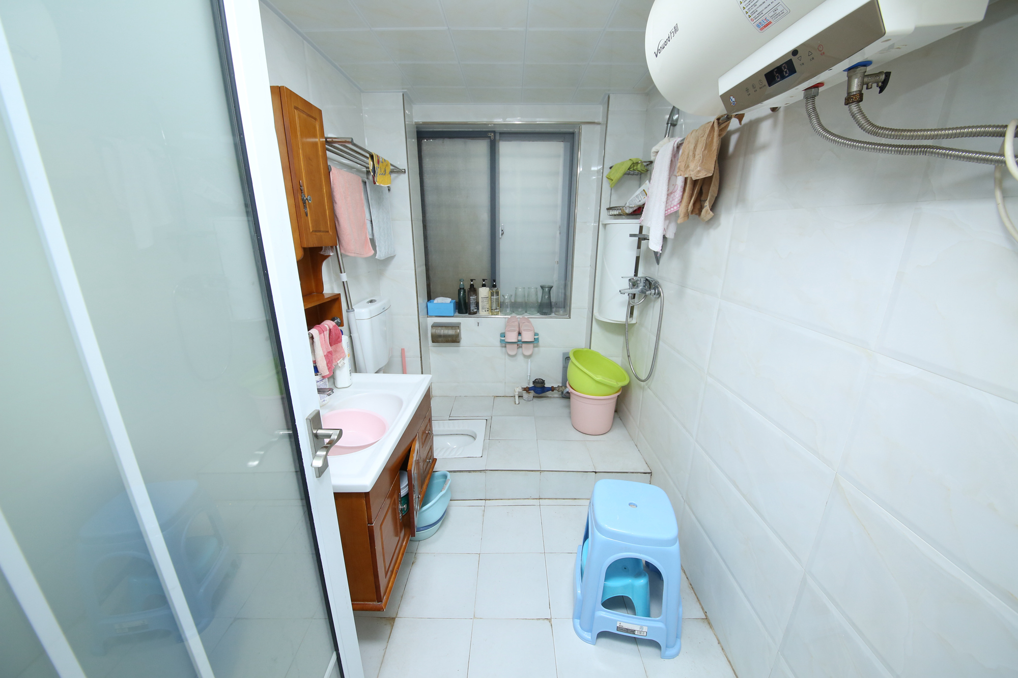 西罗亚大厦  3室2厅2卫   155.00万卫生间