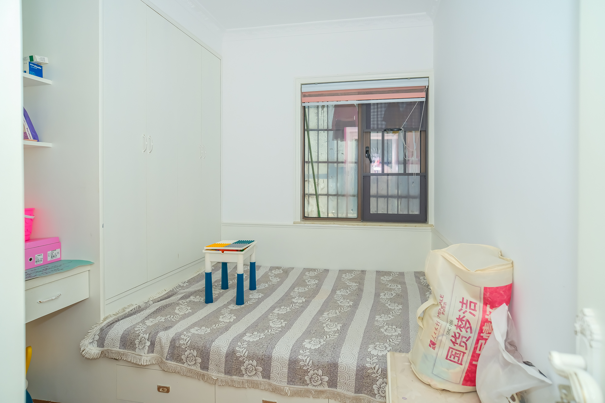 新长海广场 3室2厅1卫 69.80万 新长海广场 3室2厅1卫 69.80万卧室