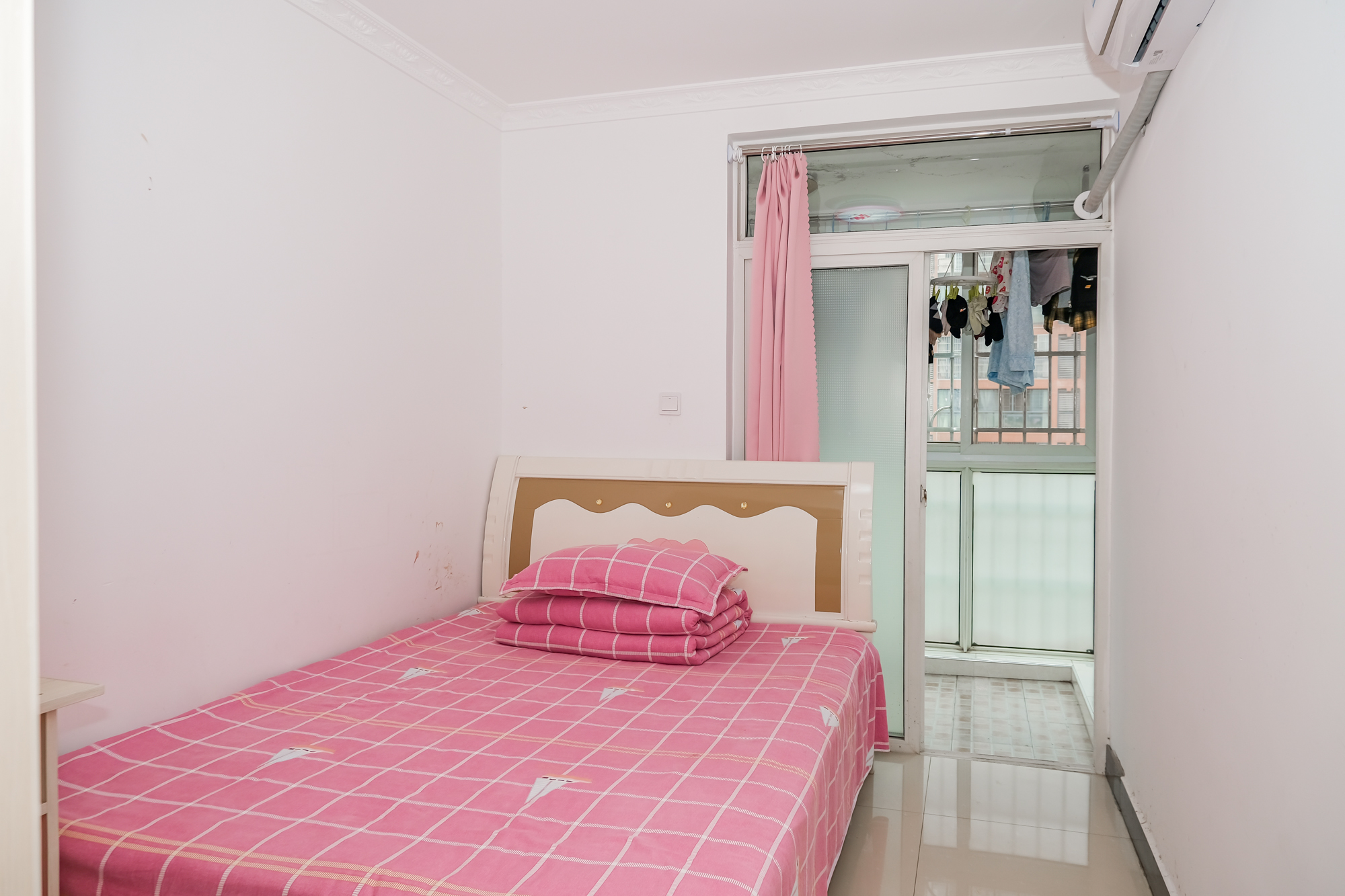 湘瑞家园  2室2厅2卫   42.00万卧室