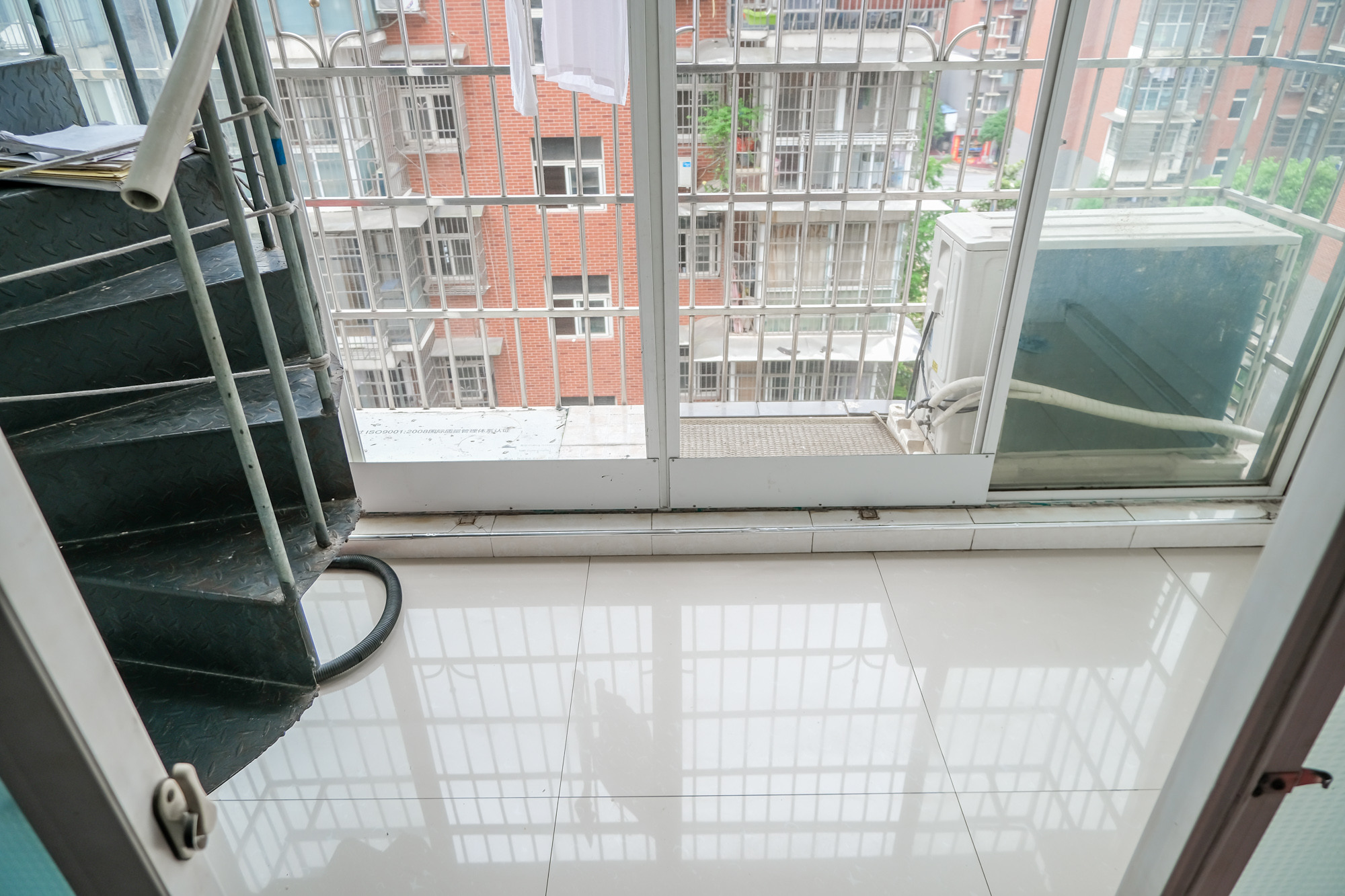 湘瑞家园 2室2厅2卫 42.00万 湘瑞家园 2室2厅2卫 42.00万阳台