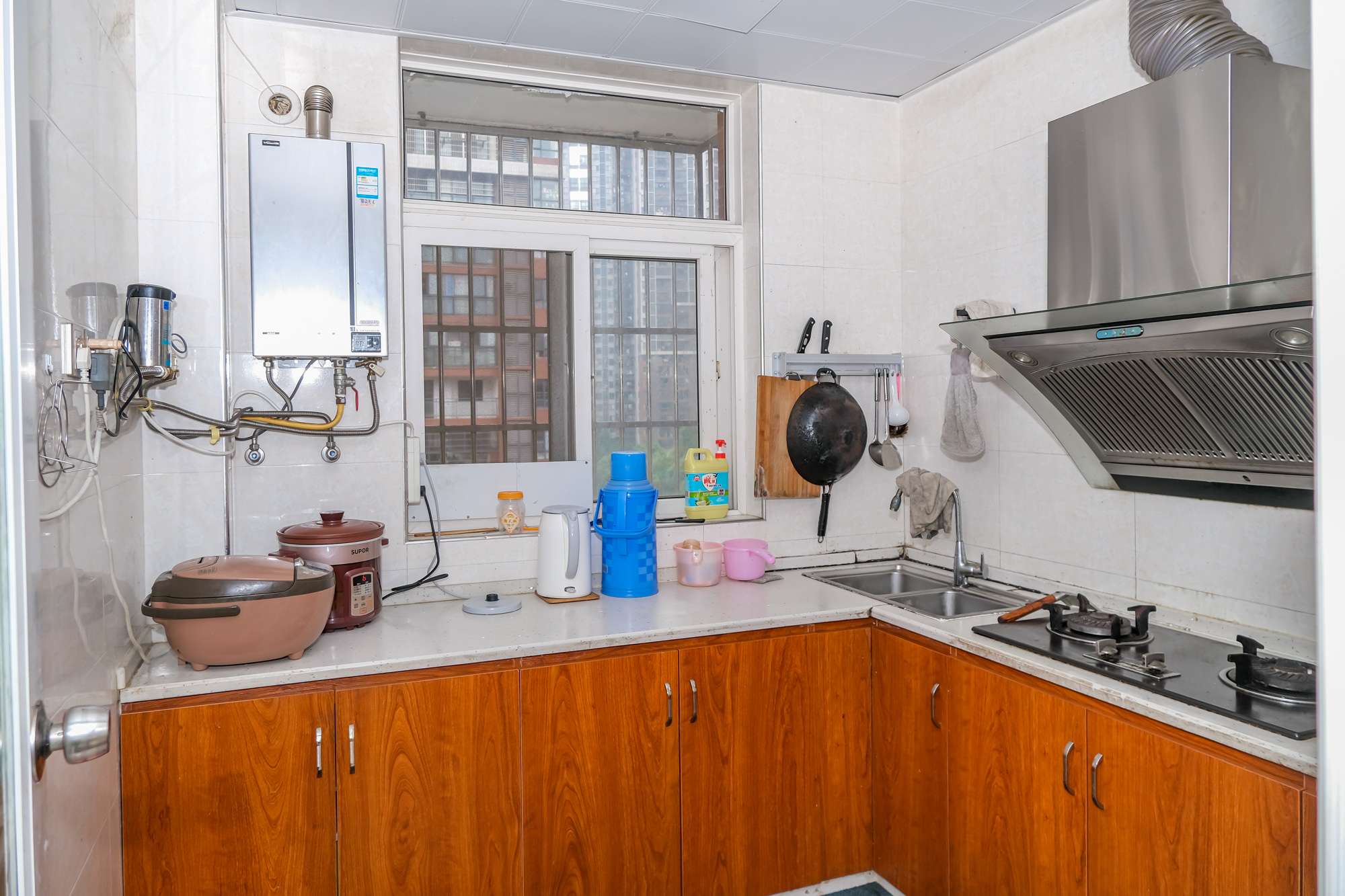 湘瑞家园  2室2厅2卫   42.00万厨房