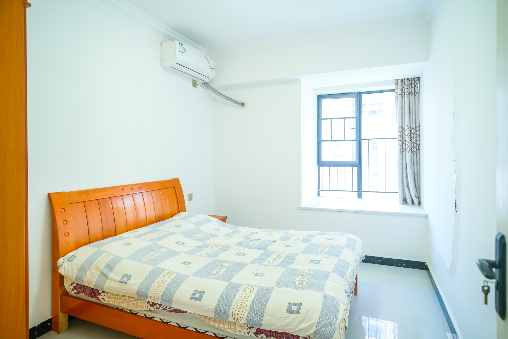 三一街区  3室2厅2卫   82.80万 三一街区  3室2厅2卫   82.80万卧室