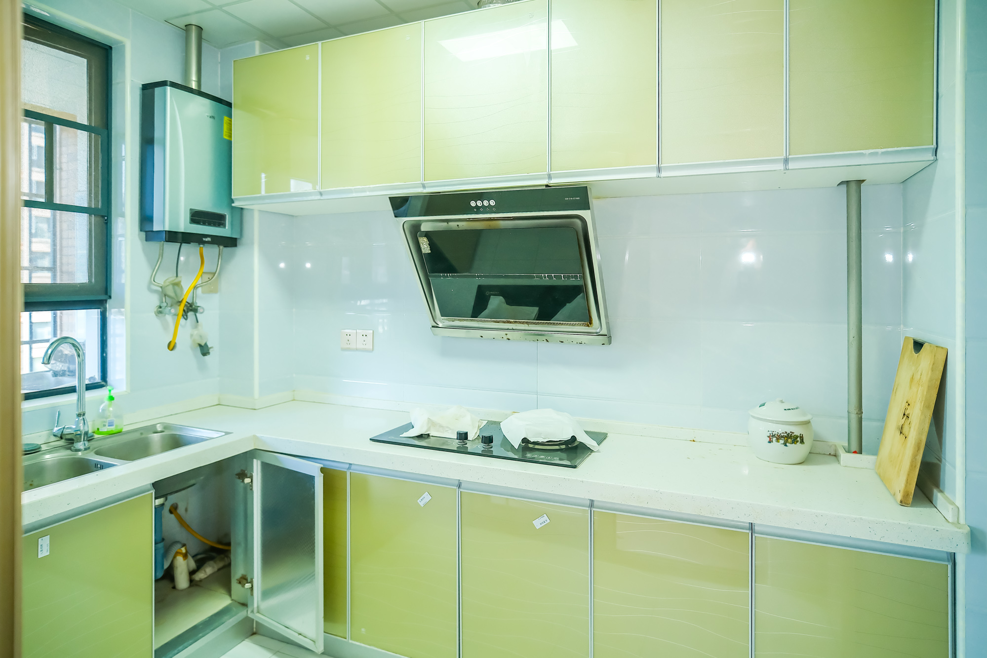 三一街区  3室2厅2卫   82.80万 三一街区  3室2厅2卫   82.80万厨房