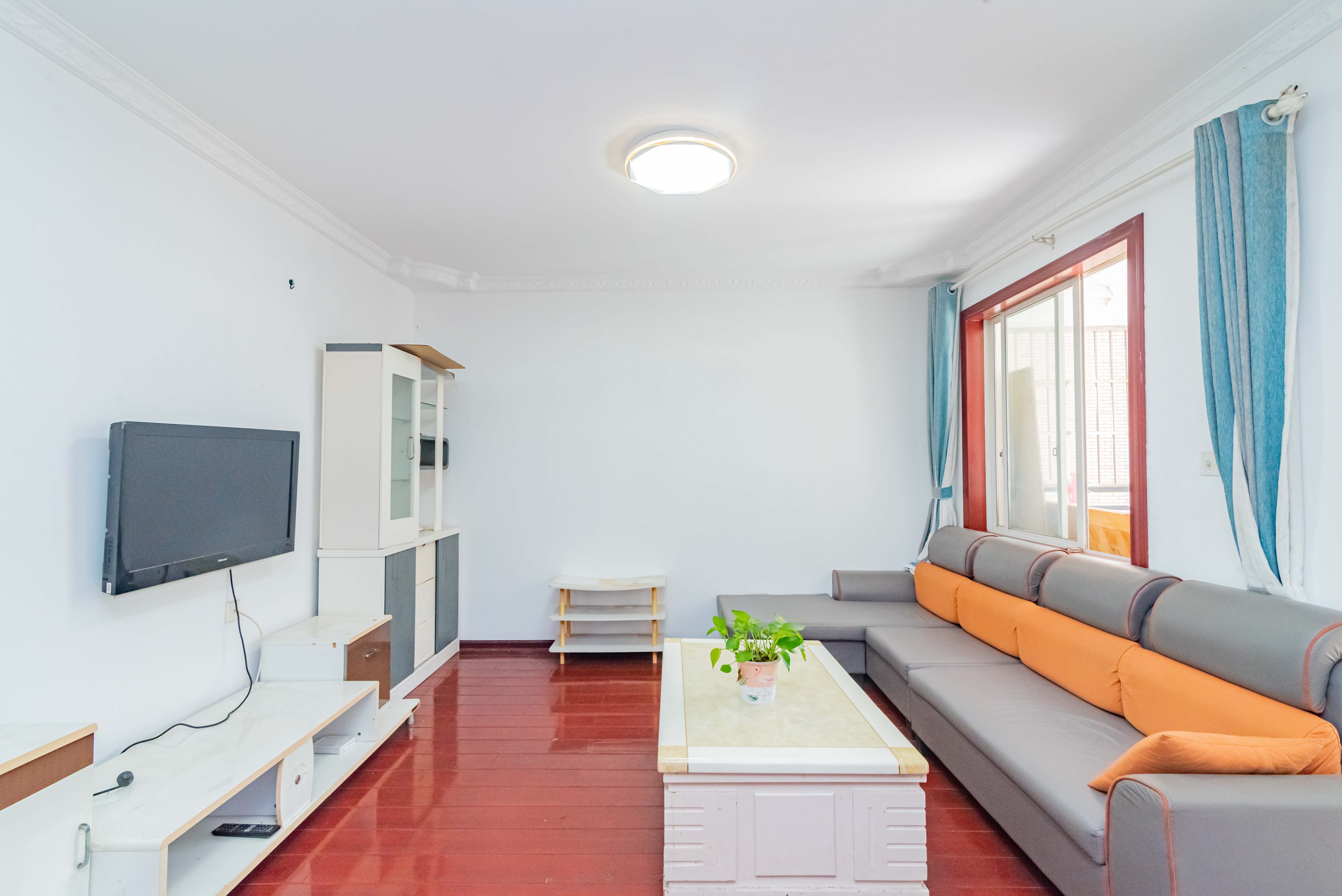 紫晶城 2室2厅1卫 37.80万 紫晶城 2室2厅1卫 37.80万客厅