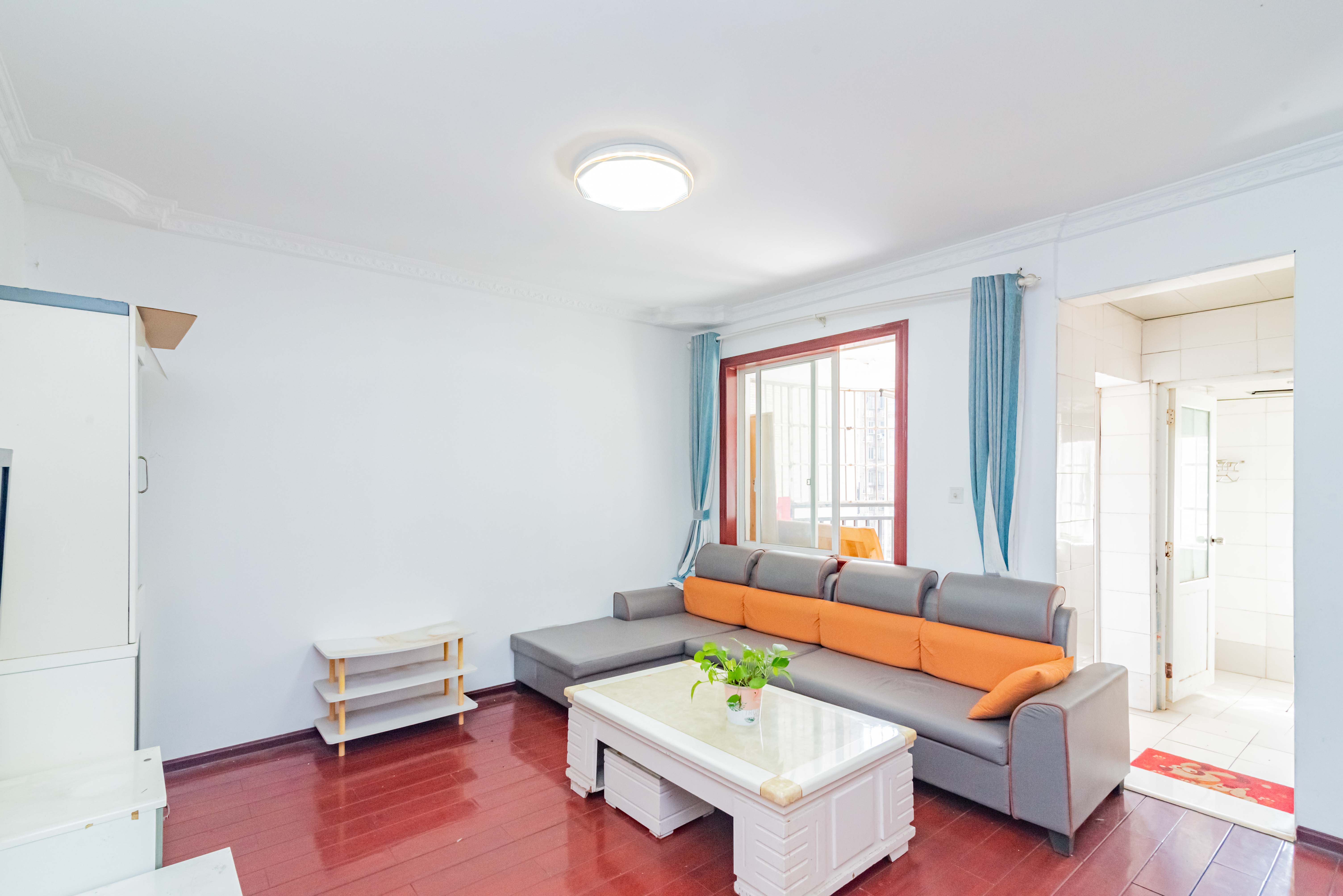 紫晶城 2室2厅1卫 37.80万 紫晶城 2室2厅1卫 37.80万客厅