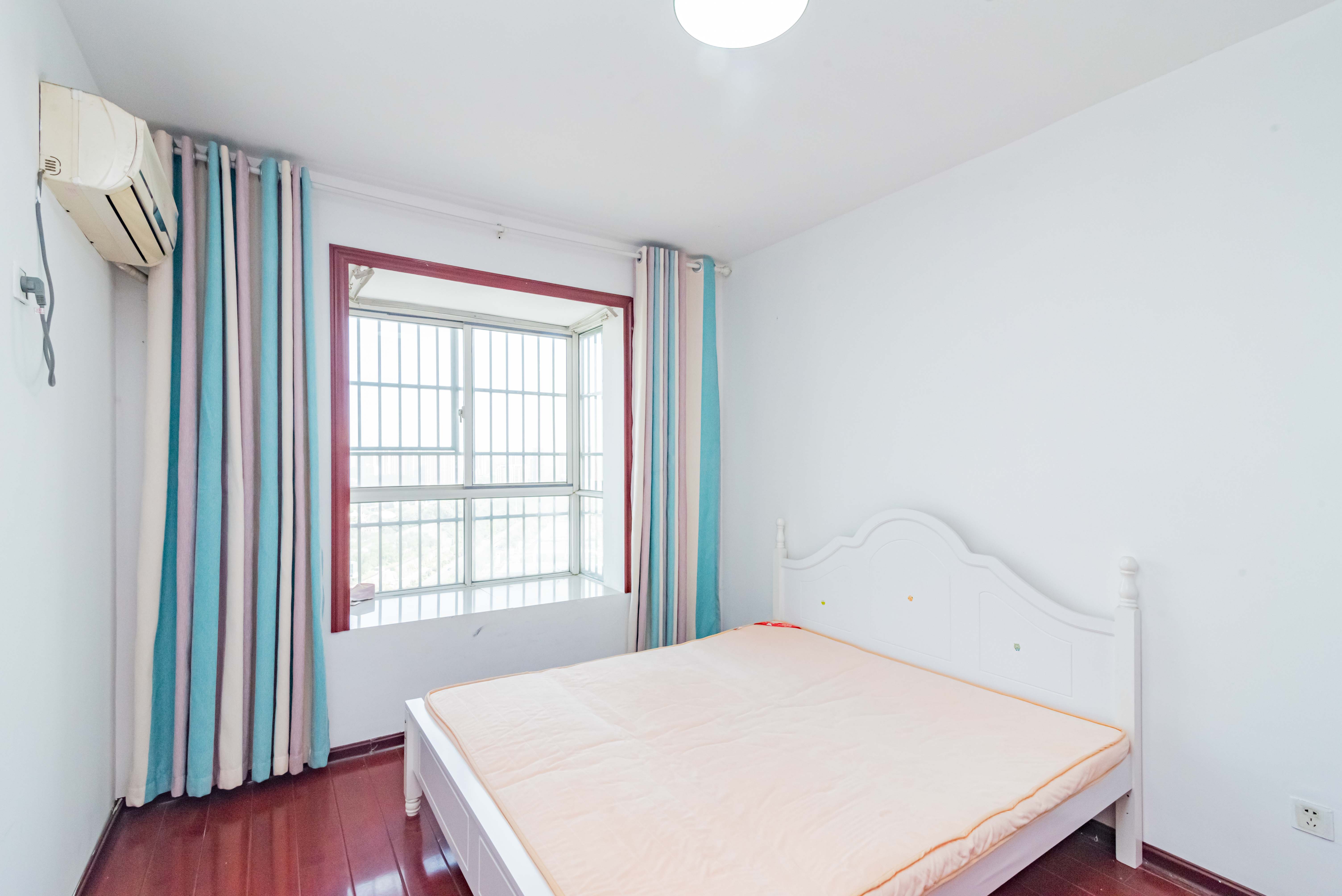 紫晶城 2室2厅1卫 37.80万 紫晶城 2室2厅1卫 37.80万卧室