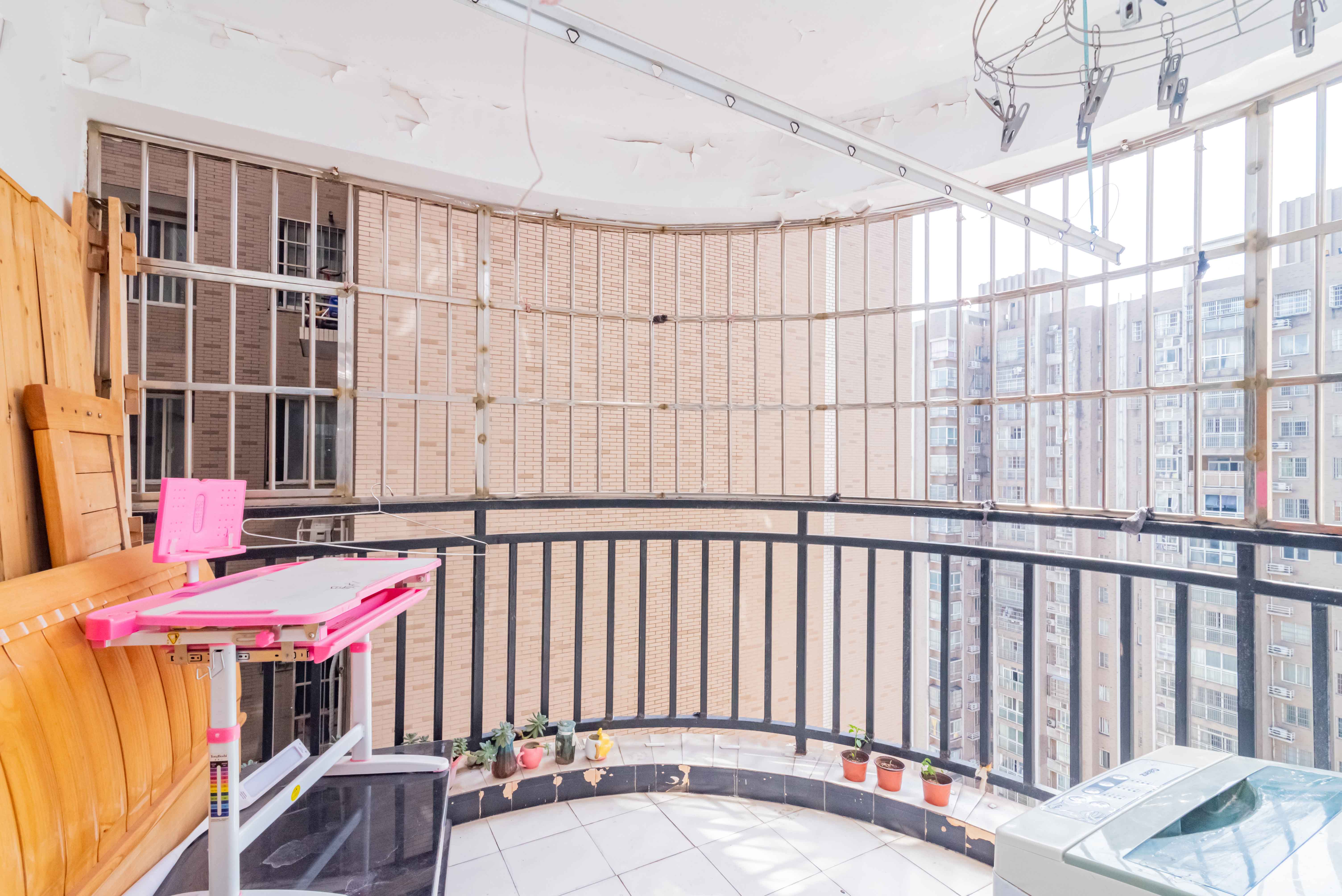 紫晶城 2室2厅1卫 37.80万 紫晶城 2室2厅1卫 37.80万阳台