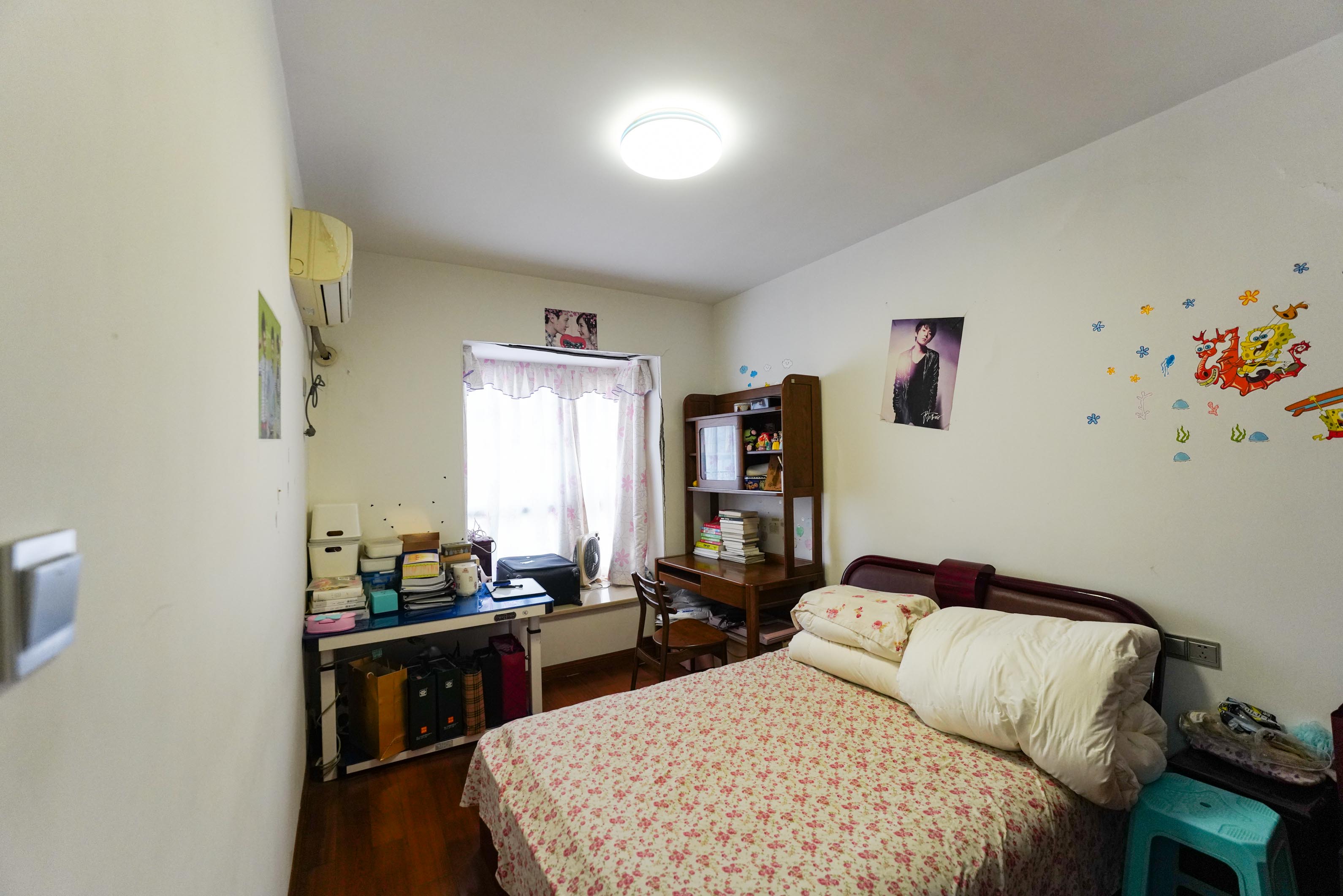 鑫远湘府华城 3室2厅2卫 129.00万 鑫远湘府华城 3室2厅2卫 129.00万卧室