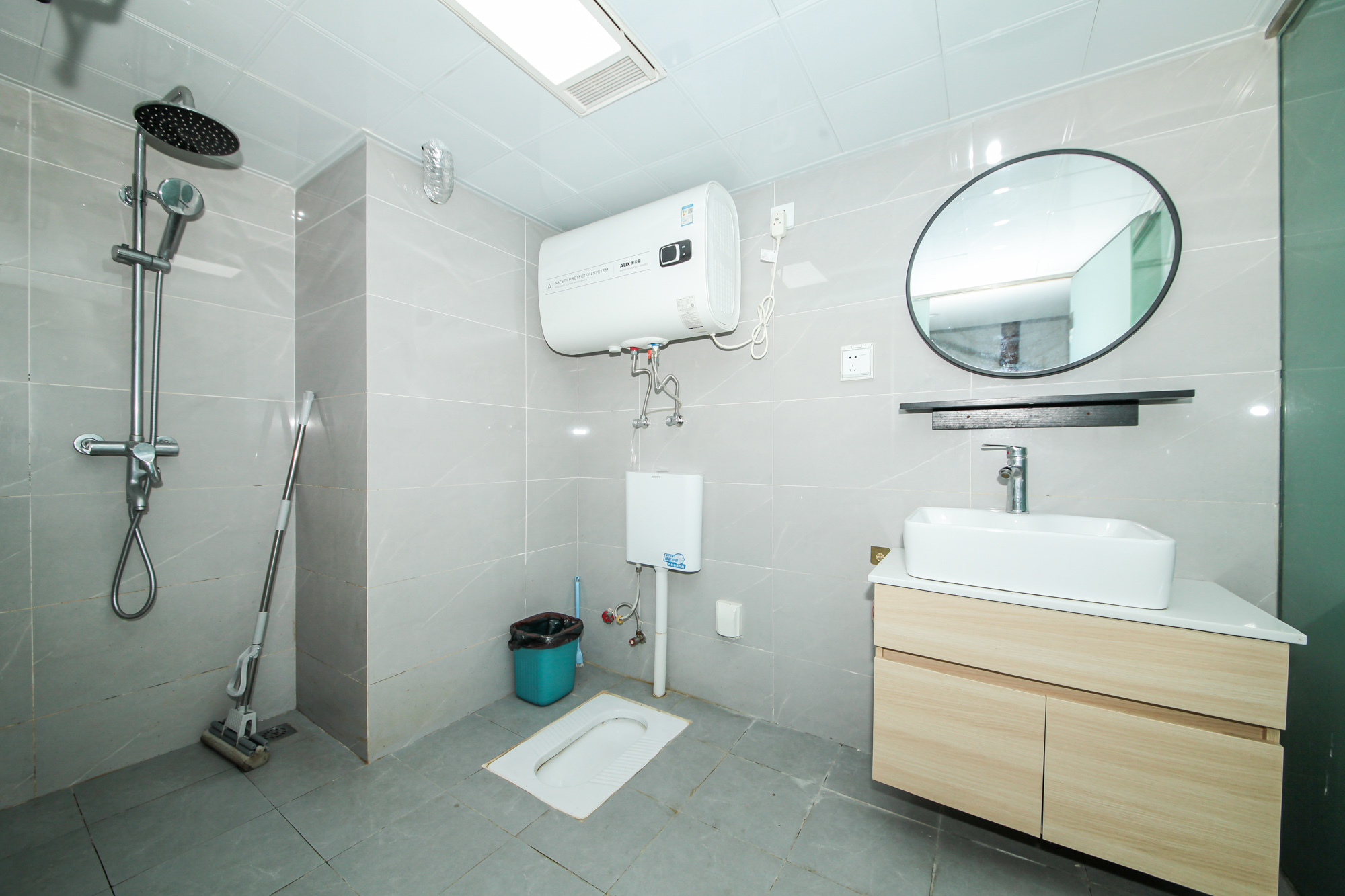 华润置地广场二期 1室1厅1卫 44.84万 华润置地广场二期 1室1厅1卫 44.84万卫生间