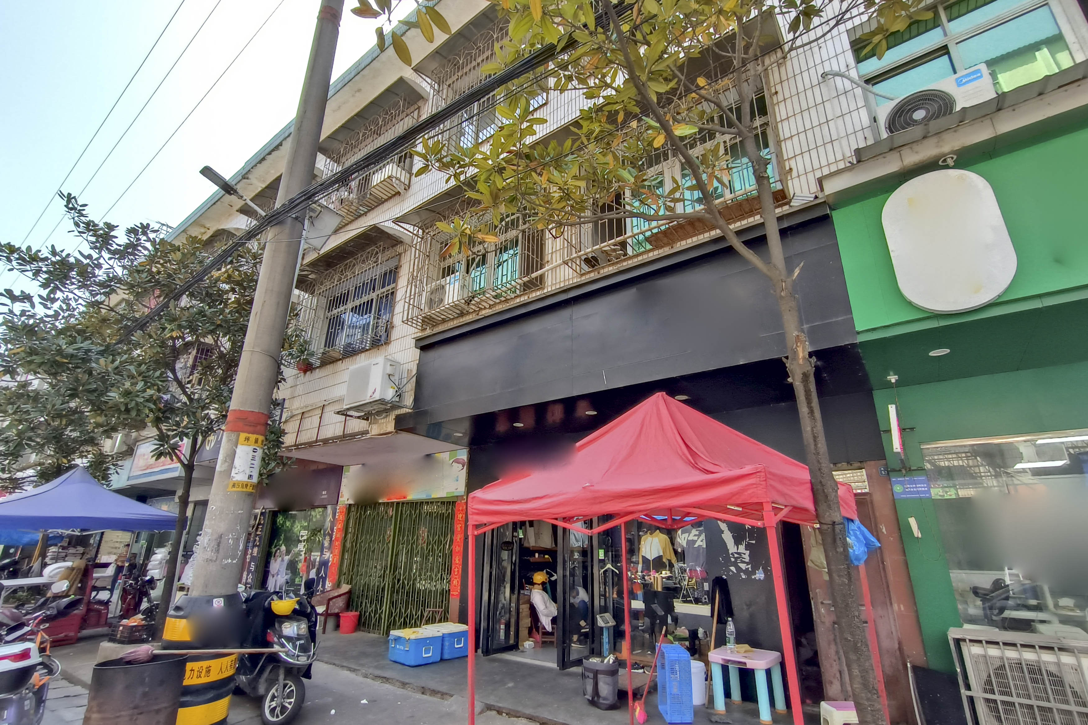坪塘路散盘  6室4厅3卫   308.00万其他