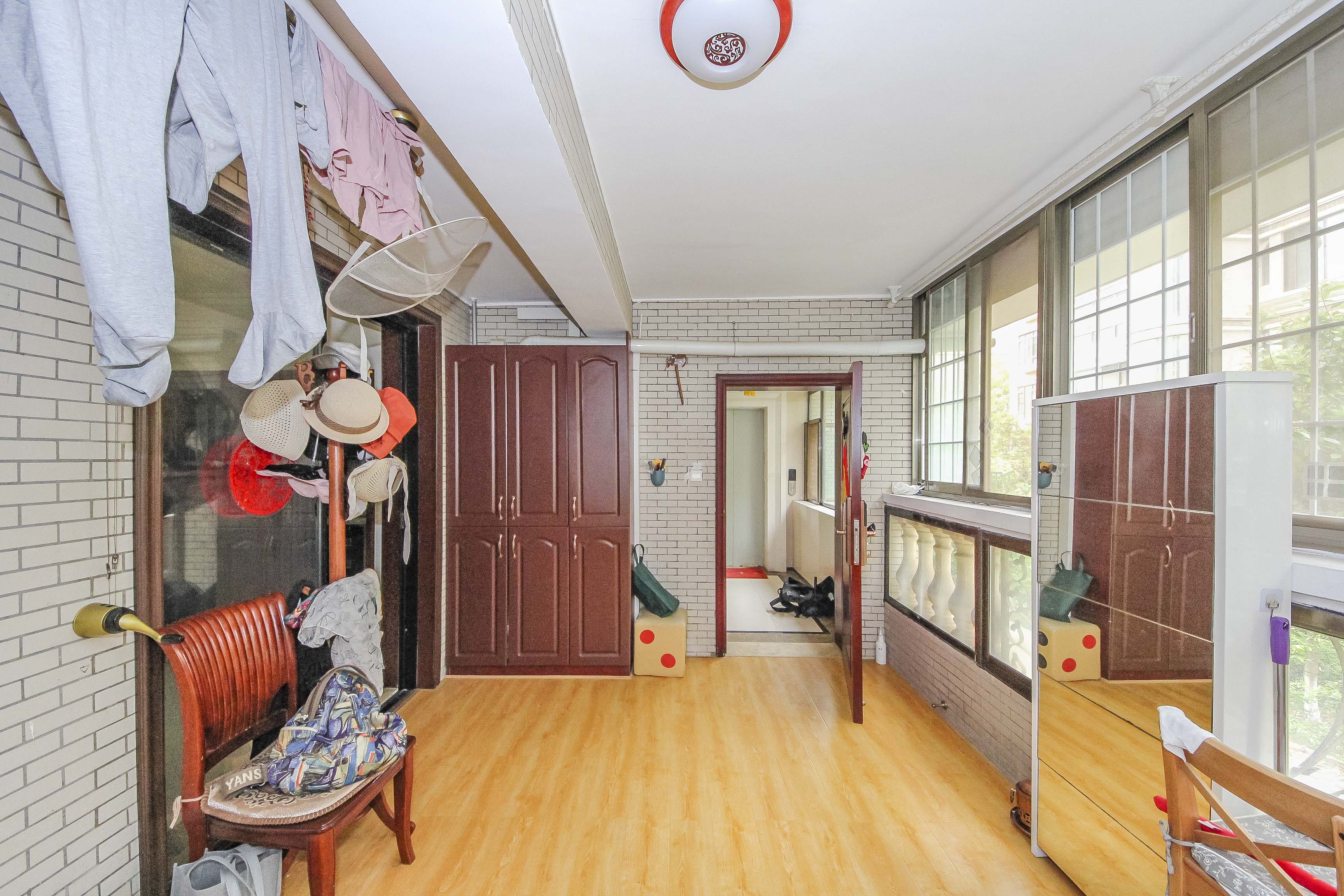 江山帝景雅典  5室2厅2卫   198.00万其他