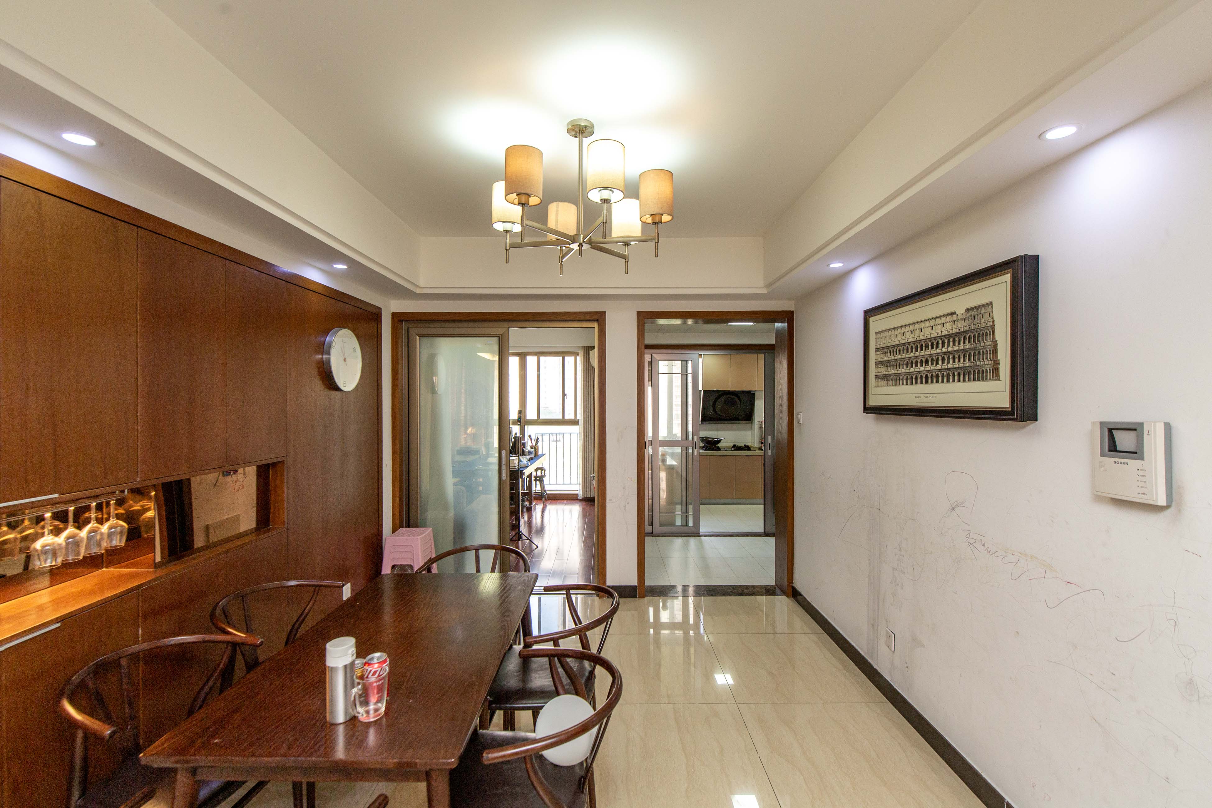 香樟鑫都  4室2厅2卫    174.0万客厅