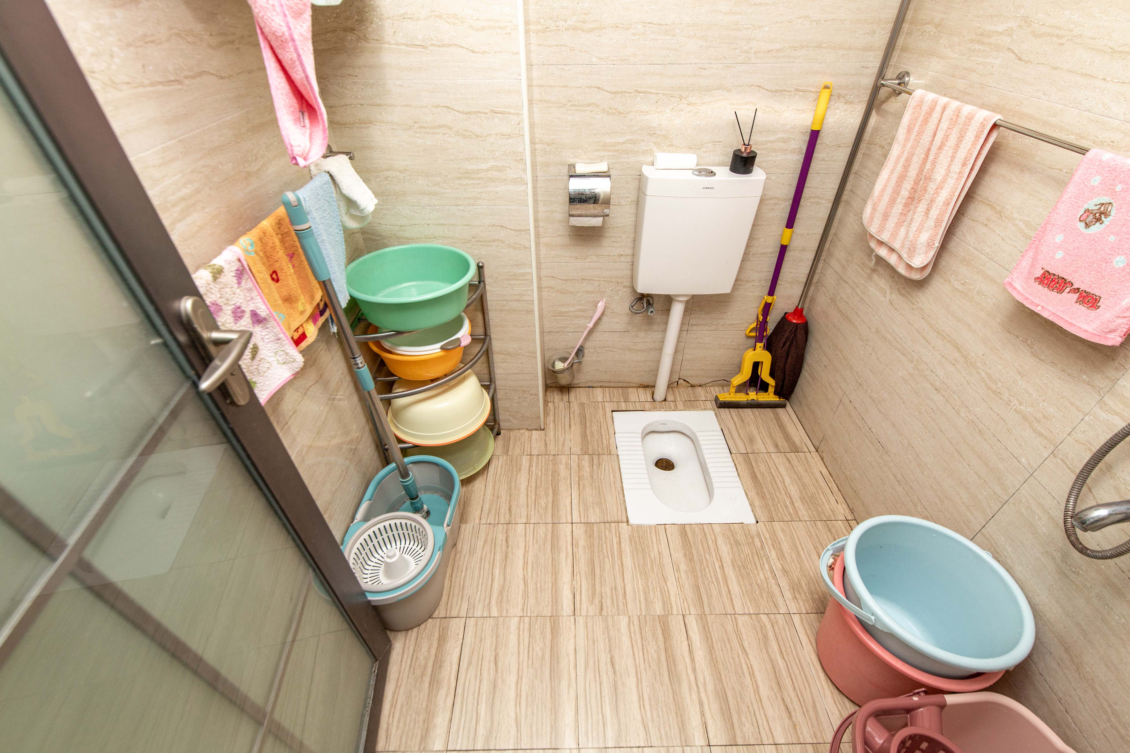 香樟鑫都  4室2厅2卫    174.0万卫生间