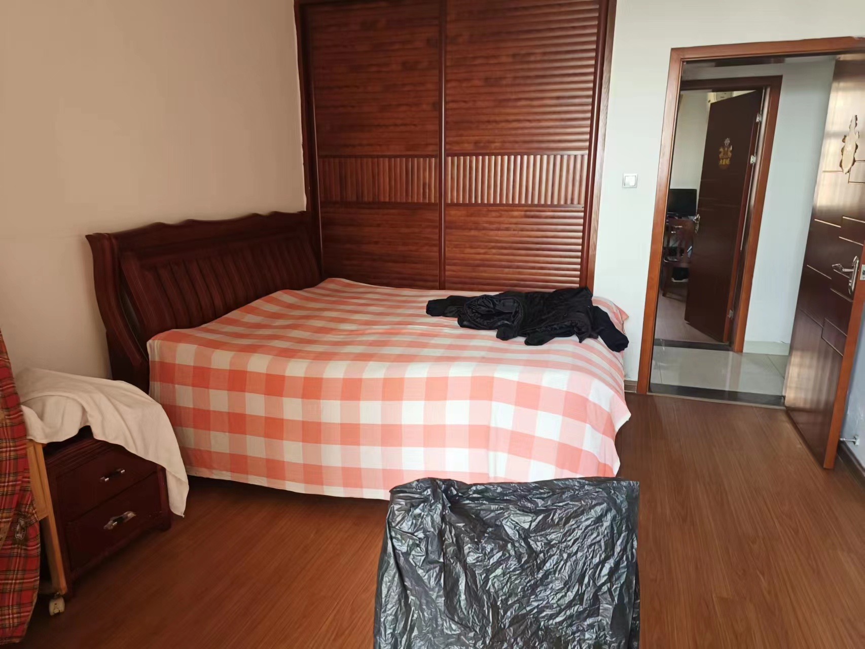 华雅花园  2室2厅1卫   54.00万 华雅花园  2室2厅1卫   54.00万客厅