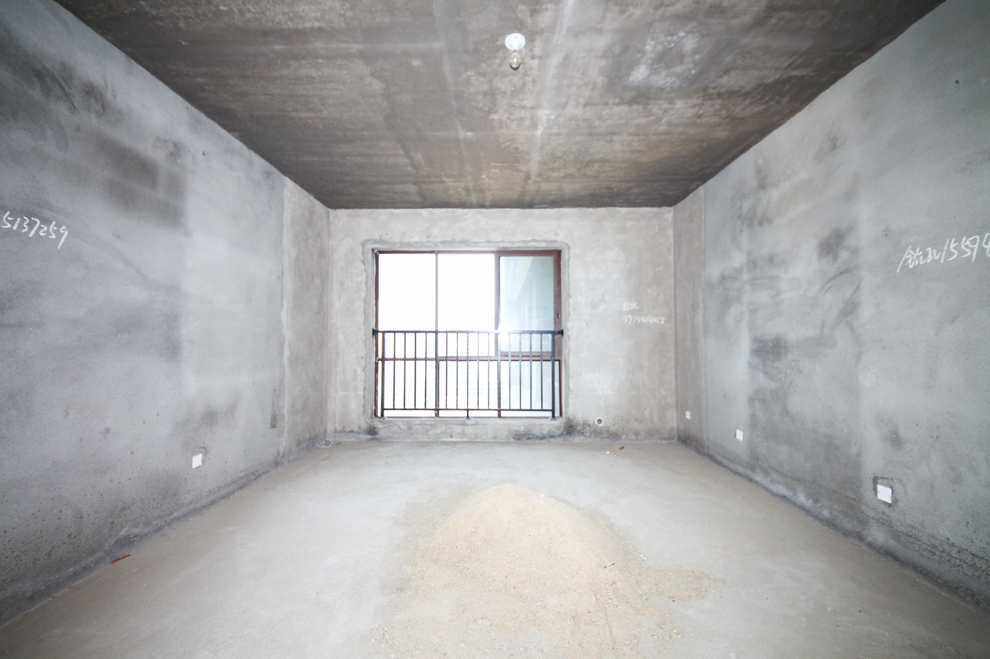 星月绿洲 4室2厅2卫 140.10万 星月绿洲 4室2厅2卫 140.10万客厅