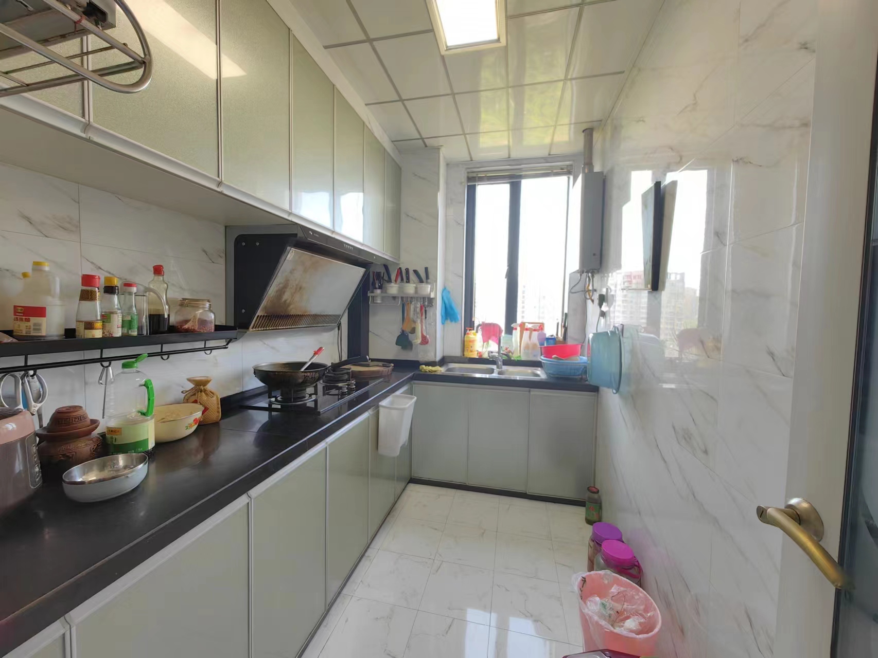 泰山公馆 3室2厅1卫 76.80万 泰山公馆 3室2厅1卫 76.80万室内图