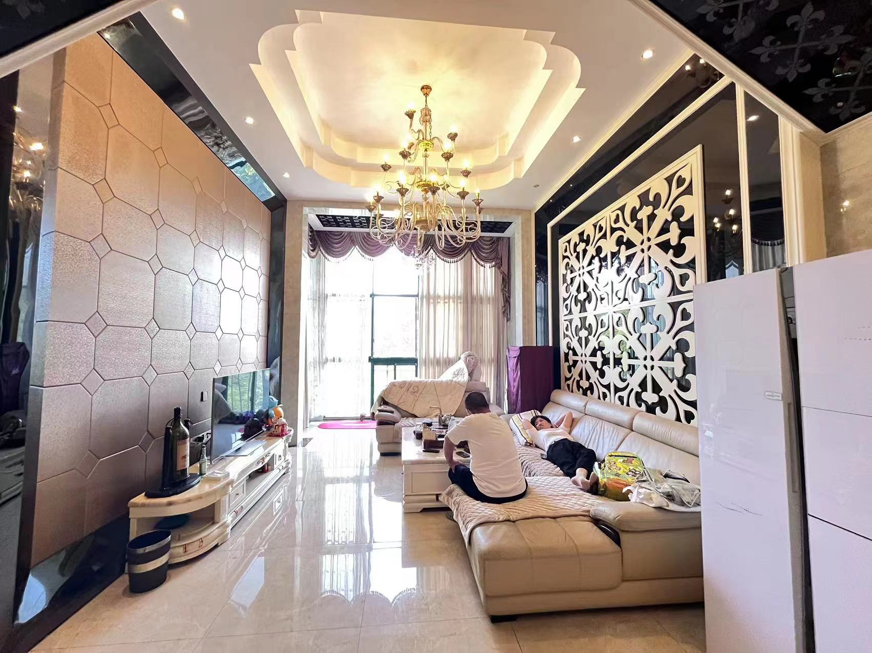 经世皇城 3室2厅2卫 98.00万 经世皇城 3室2厅2卫 98.00万室内图