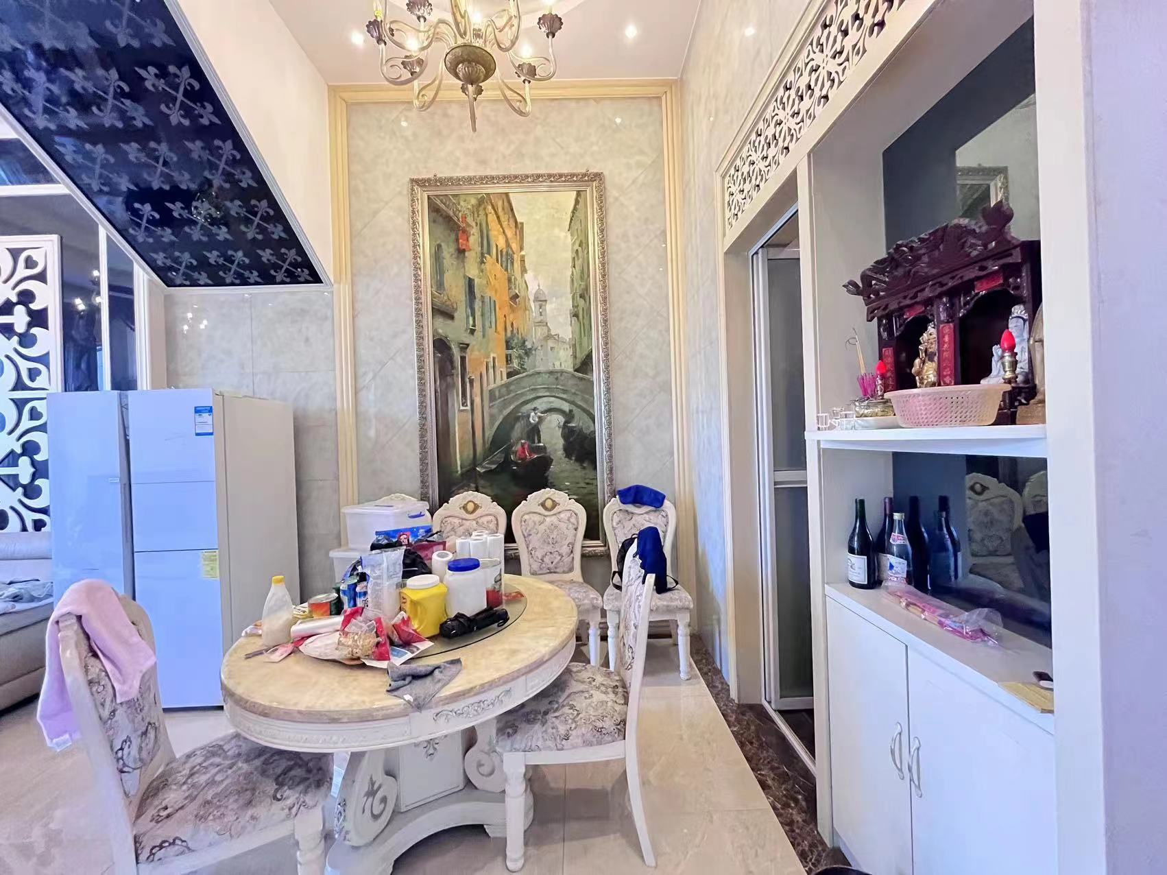 经世皇城 3室2厅2卫 98.00万 经世皇城 3室2厅2卫 98.00万室内图